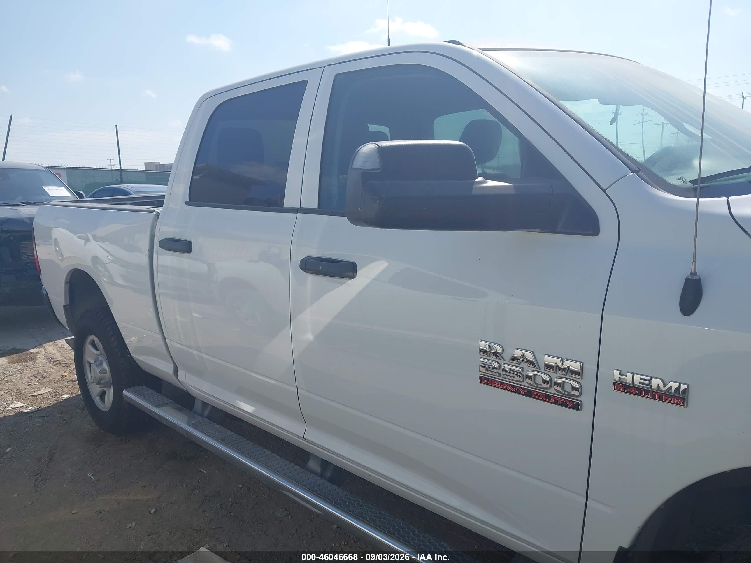 2015 Ram 2500 Tradesman White vin: 3C6UR5CJ4FG705355