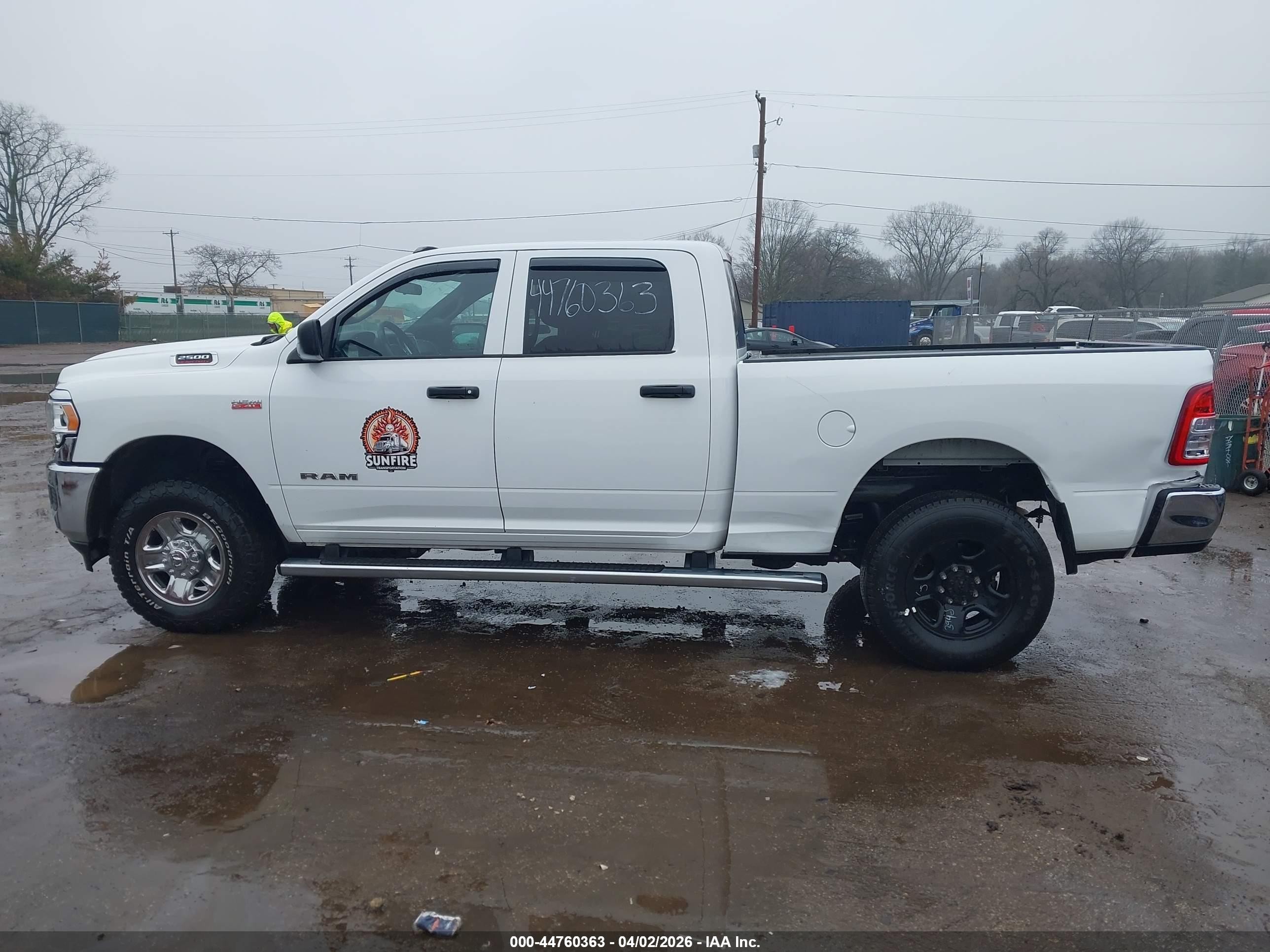 2022 Ram 2500 Tradesman  4x4 6'4 Box White vin: 3C6UR5CJ5NG129662