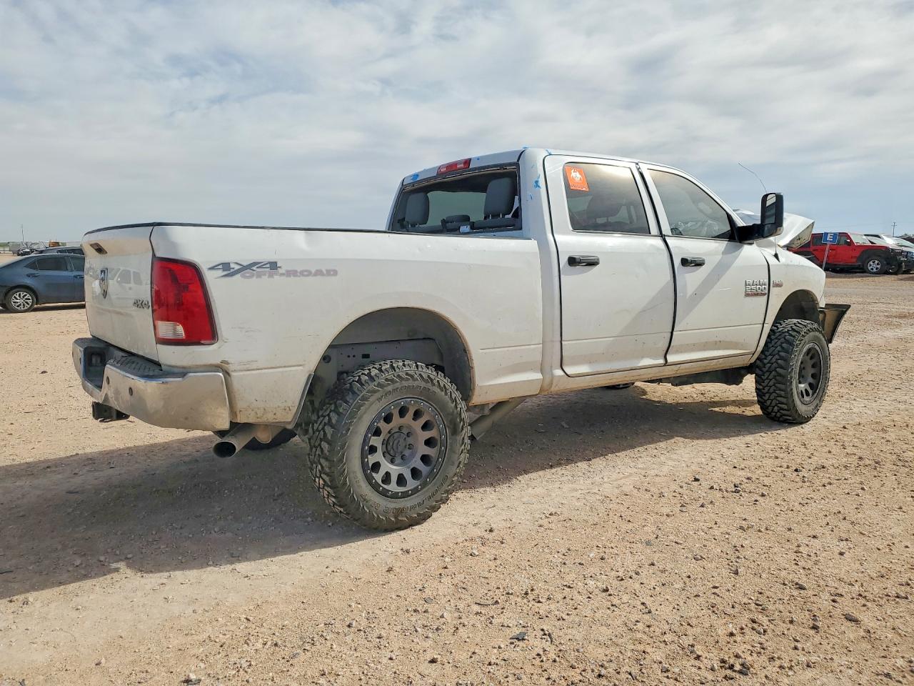 2016 Ram 2500 St Белый vin: 3C6UR5CJ6GG351422