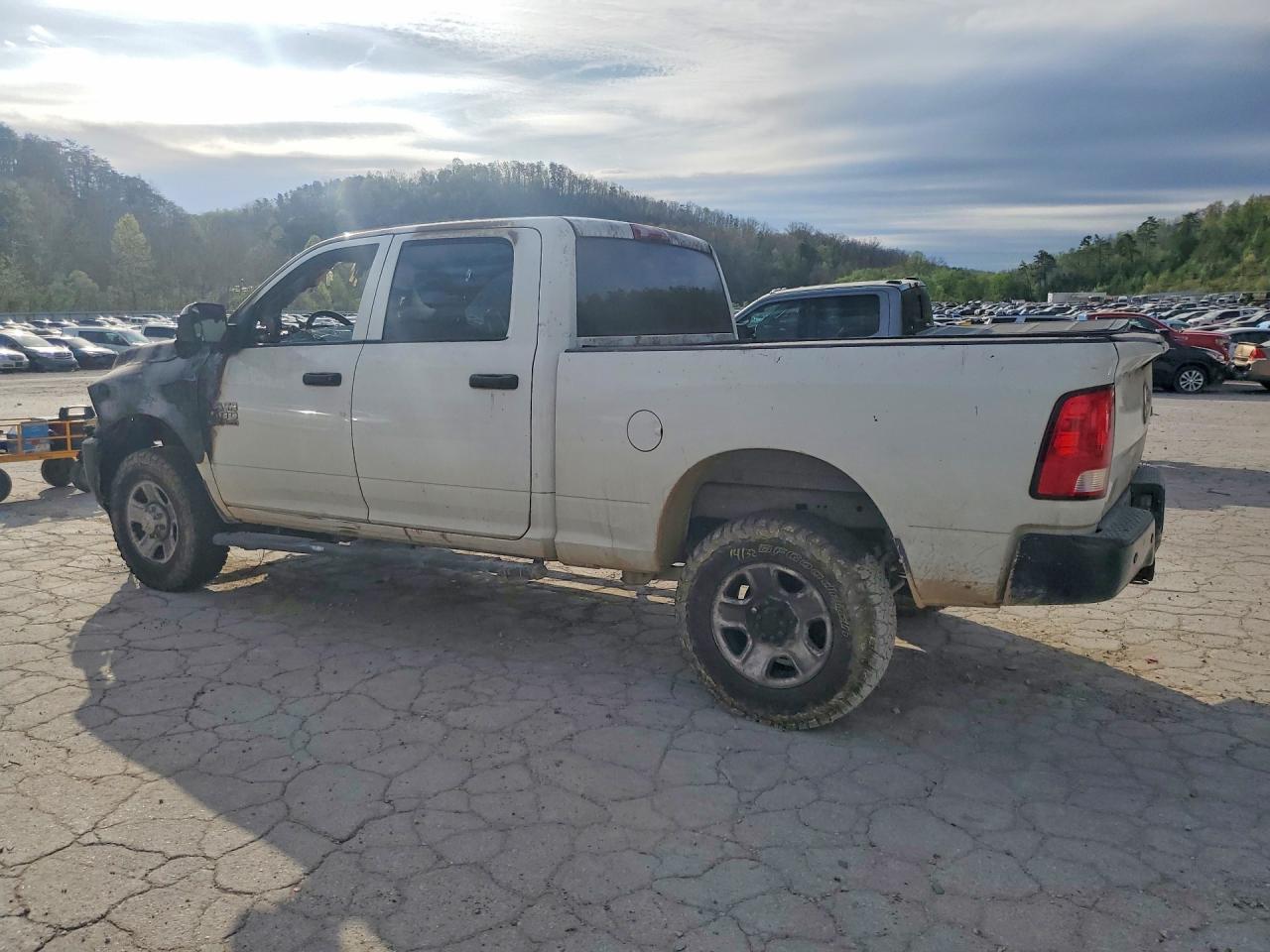 2014 Ram 2500 St White vin: 3C6UR5CJ7EG272189