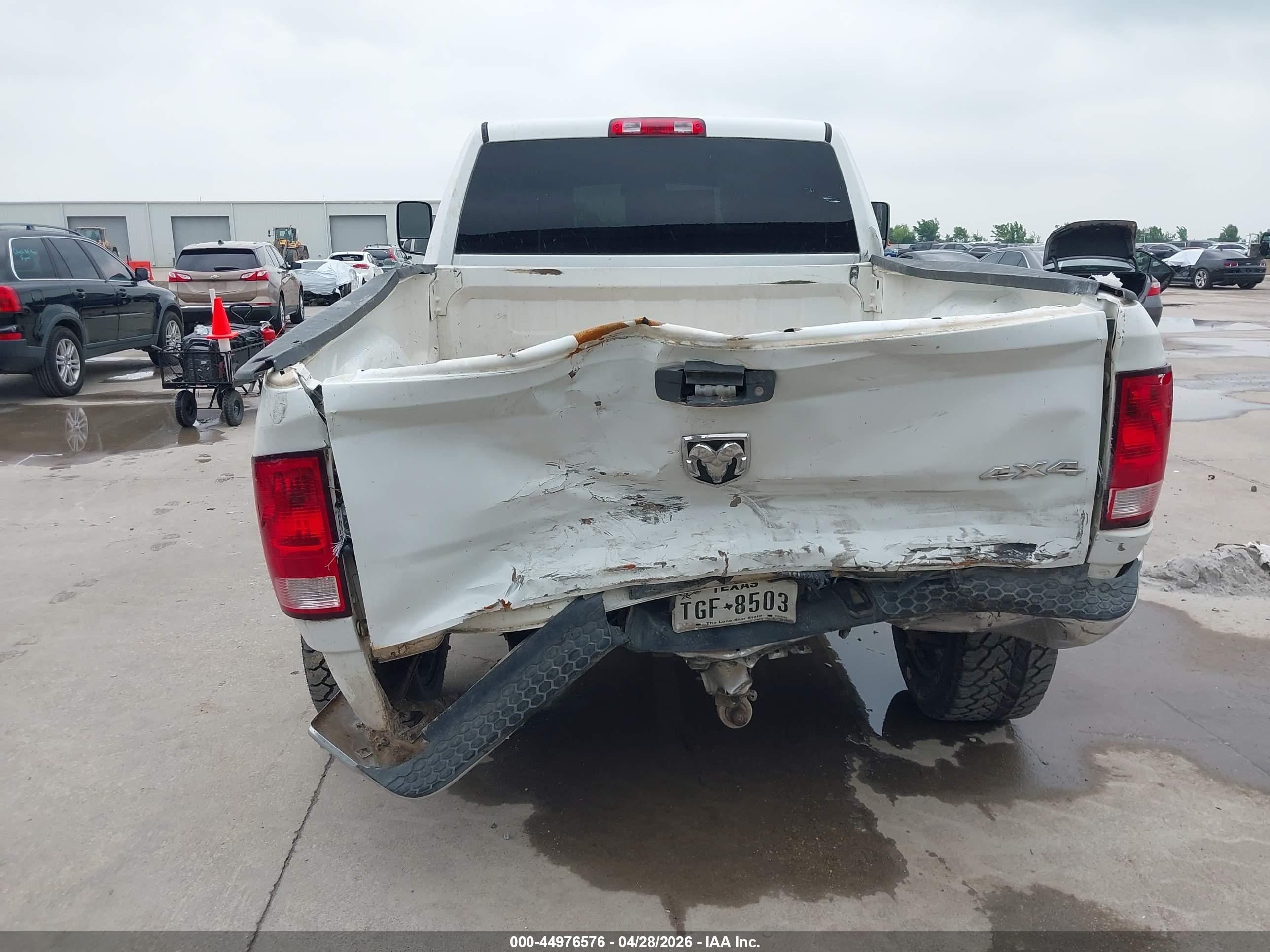 2015 Ram 2500 Tradesman White vin: 3C6UR5CJ8FG529359
