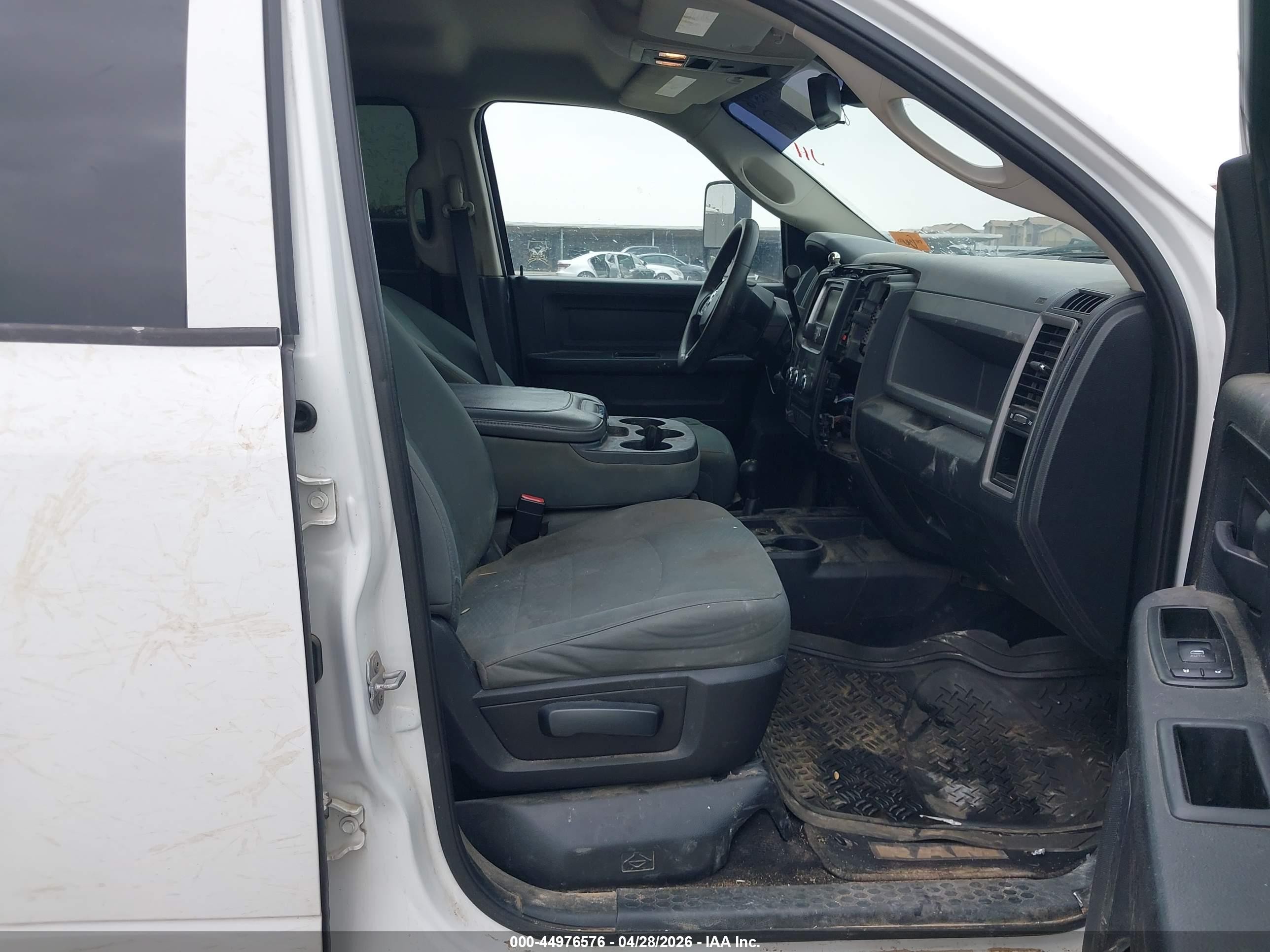 2015 Ram 2500 Tradesman White vin: 3C6UR5CJ8FG529359
