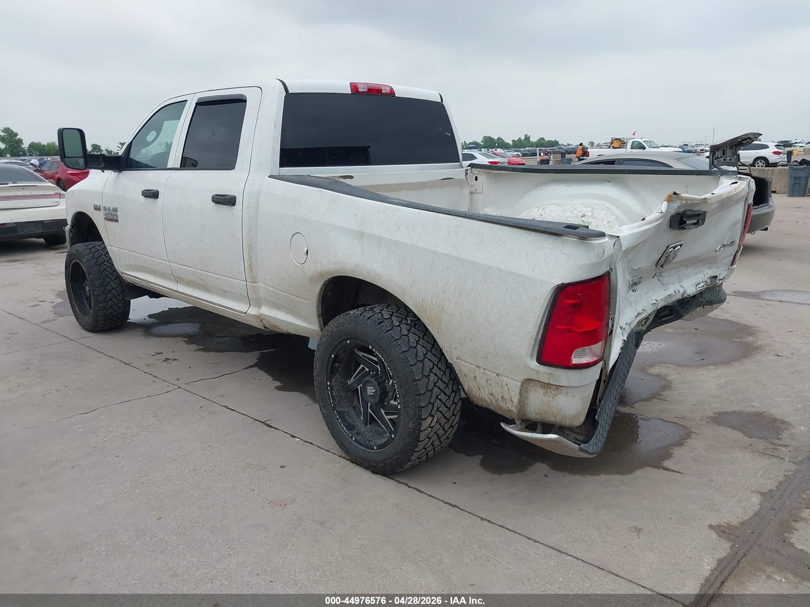 2015 Ram 2500 Tradesman White vin: 3C6UR5CJ8FG529359
