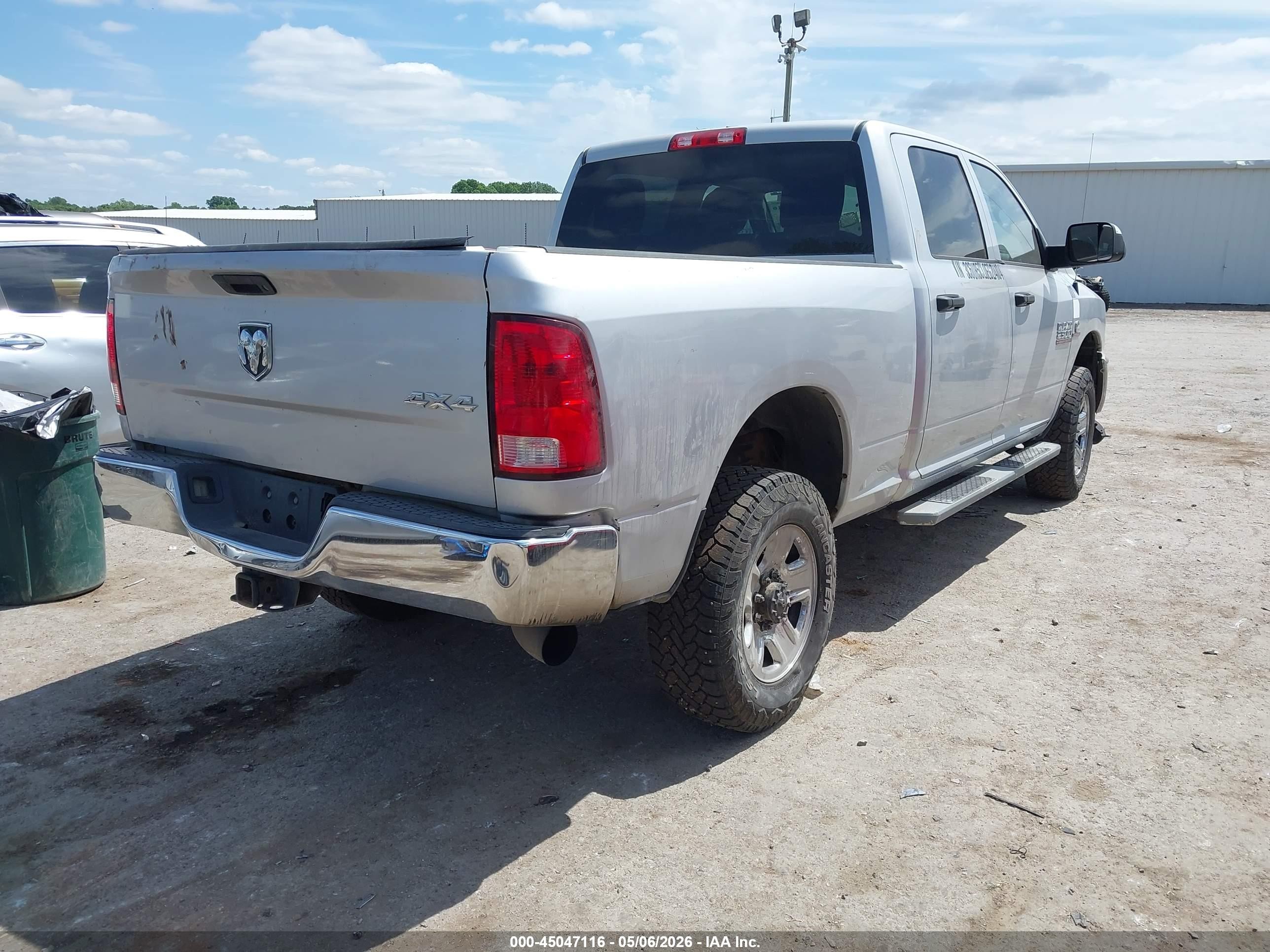 2014 Ram 2500 Tradesman White vin: 3C6UR5CL0EG214104
