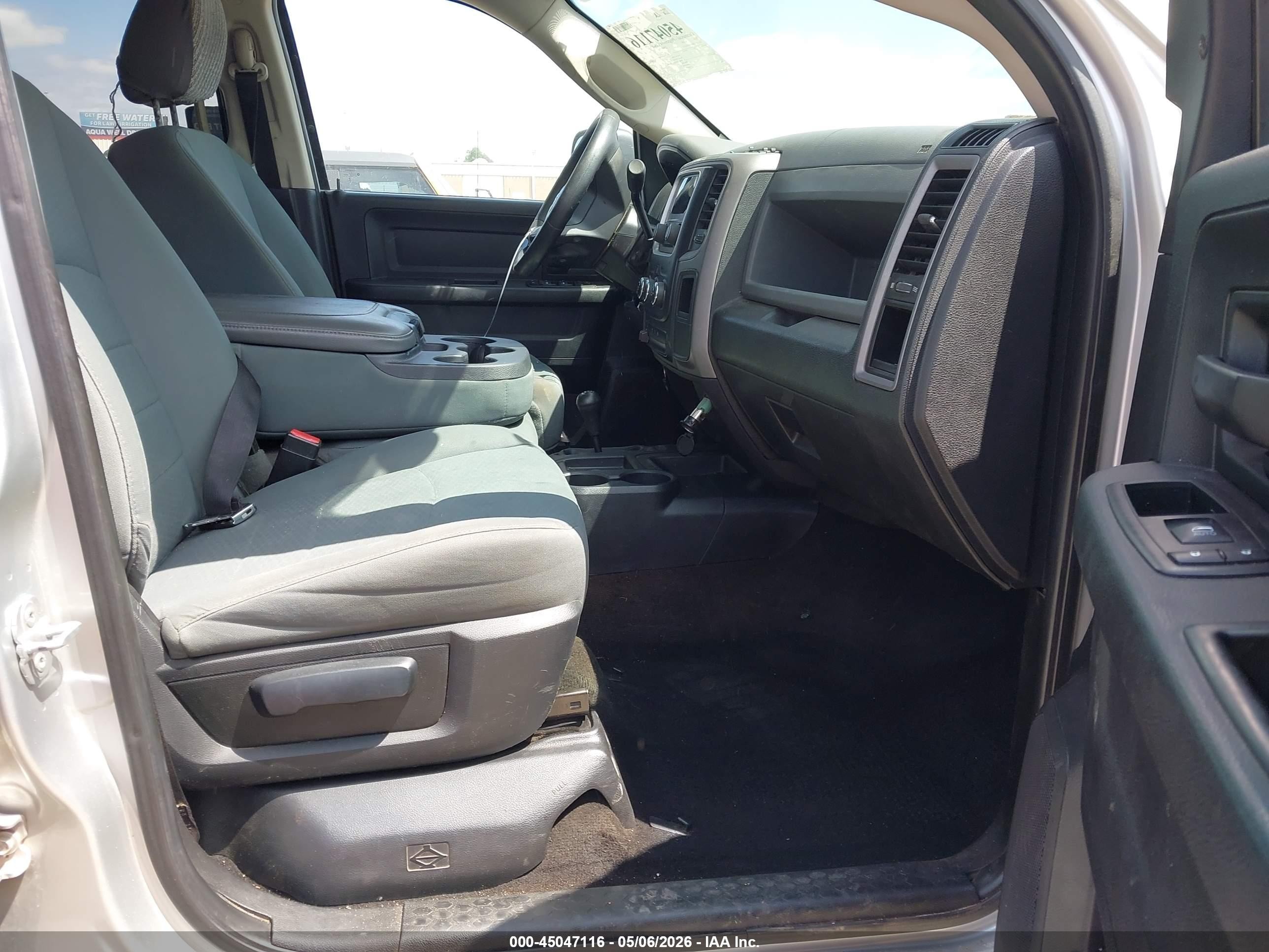 2014 Ram 2500 Tradesman White vin: 3C6UR5CL0EG214104