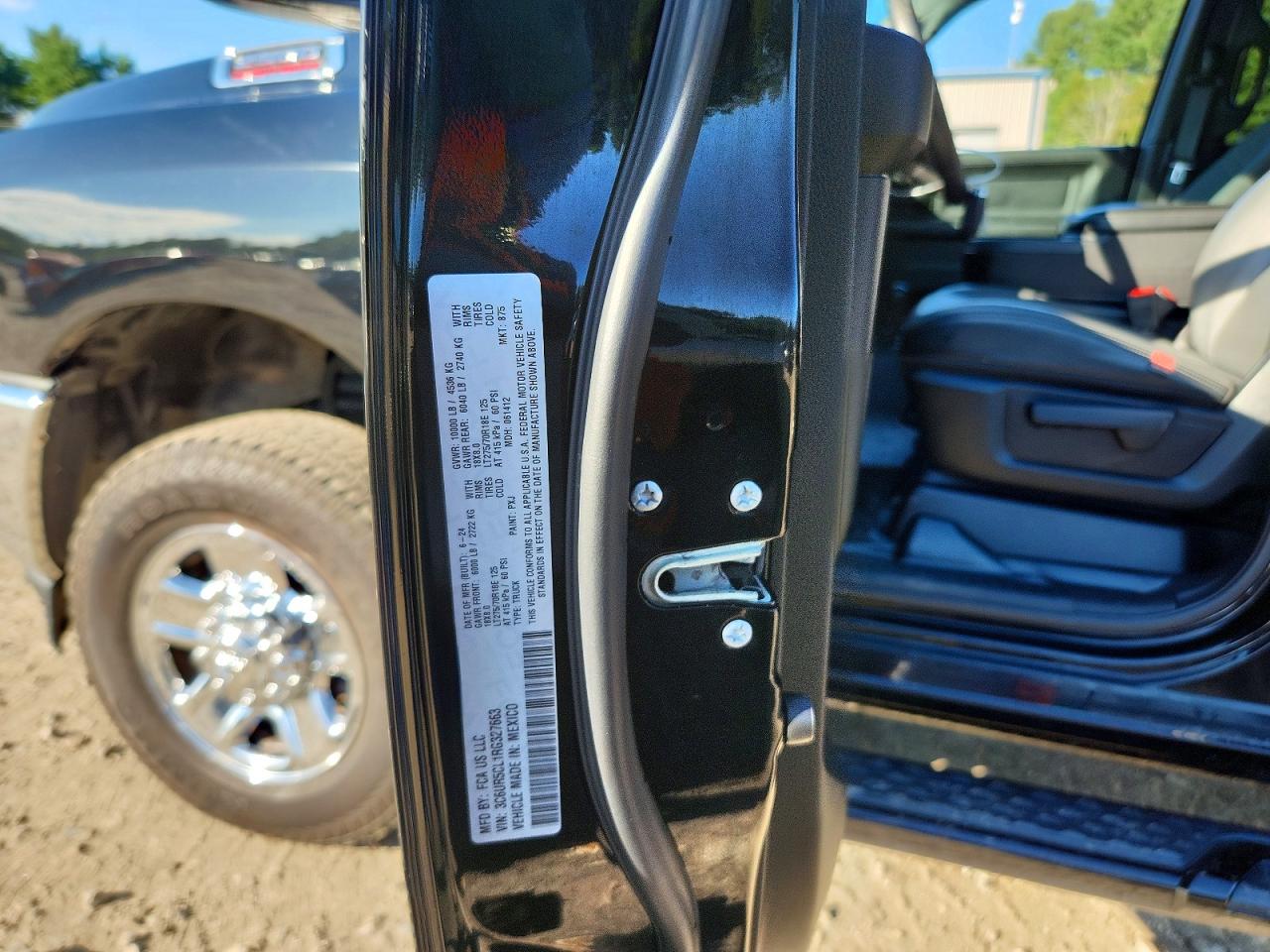 2024 Ram 2500 Black vin: 3C6UR5CL1RG327663