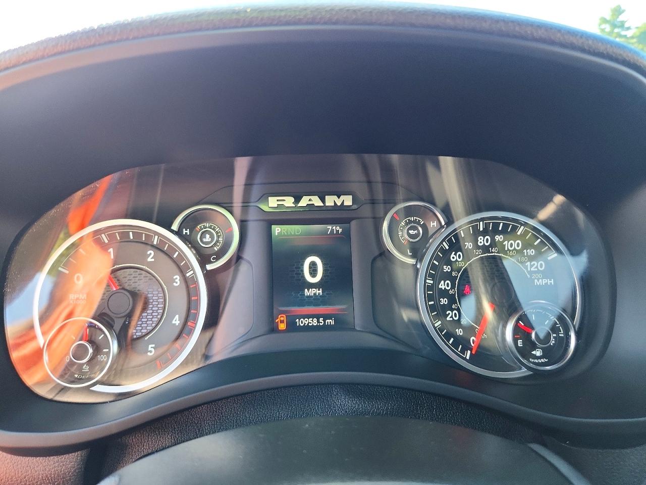 2024 Ram 2500 Black vin: 3C6UR5CL1RG327663