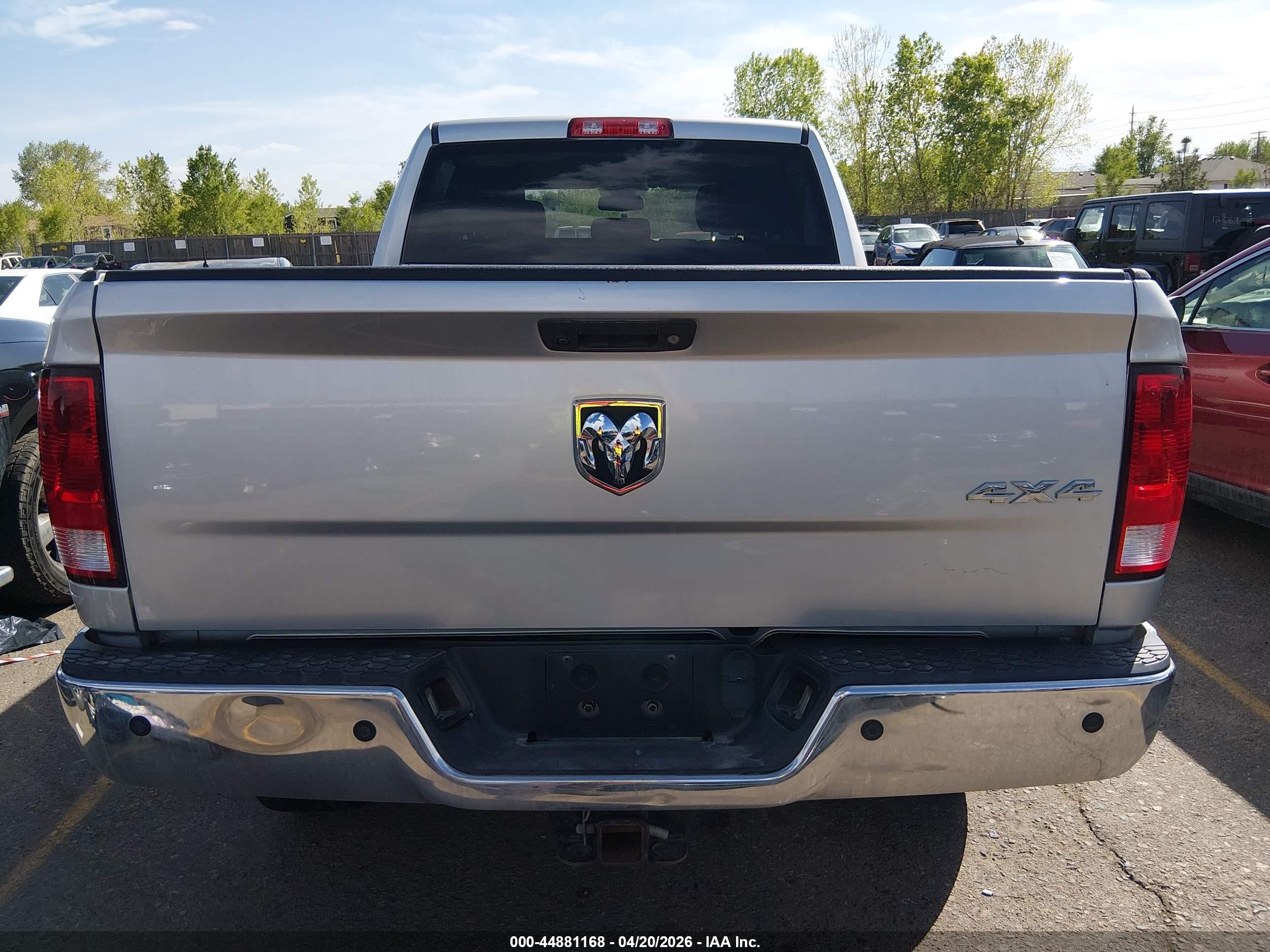 2015 Ram 2500 Tradesman Silver vin: 3C6UR5CL2FG639339