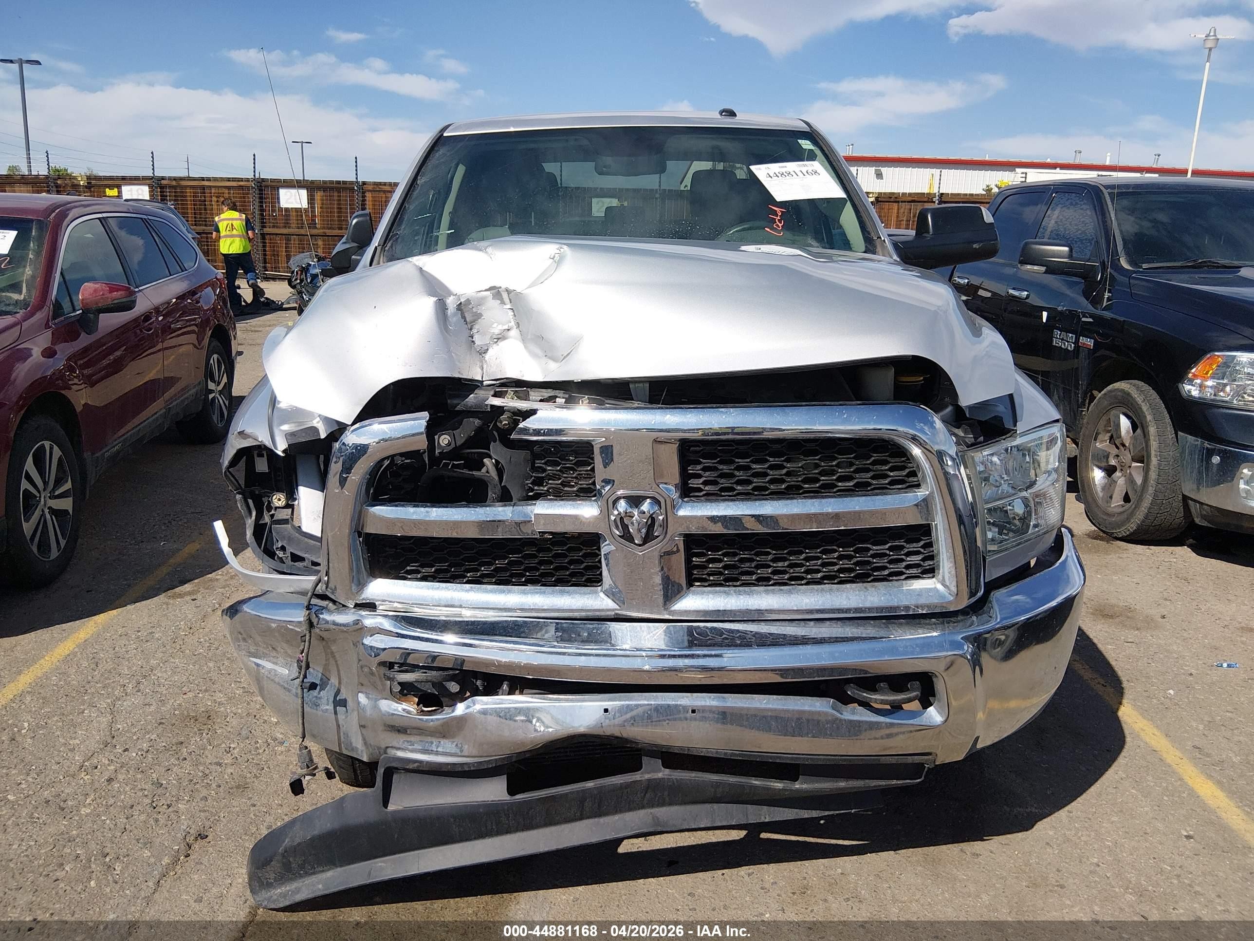 2015 Ram 2500 Tradesman Silver vin: 3C6UR5CL2FG639339