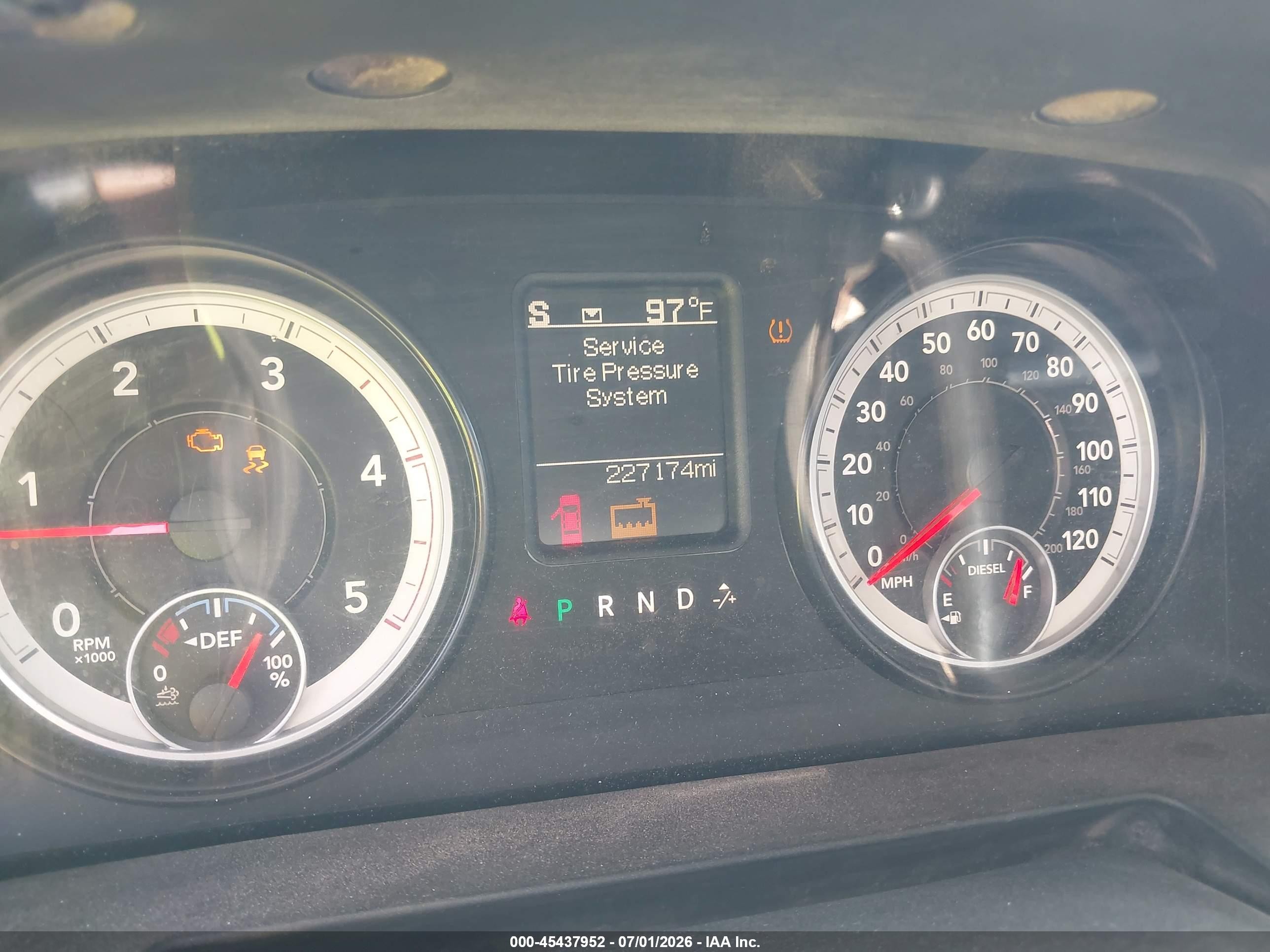 2015 Ram 2500 Tradesman White vin: 3C6UR5CL3FG501311
