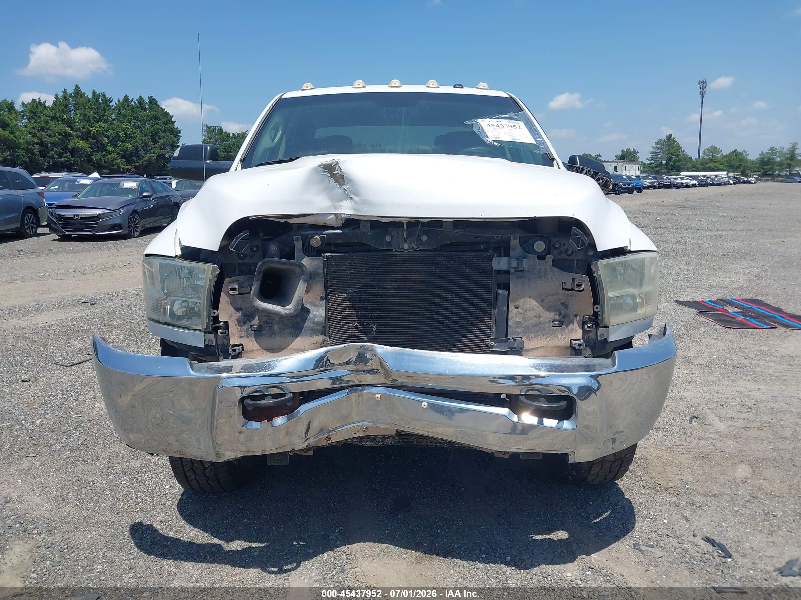 2015 Ram 2500 Tradesman White vin: 3C6UR5CL3FG501311