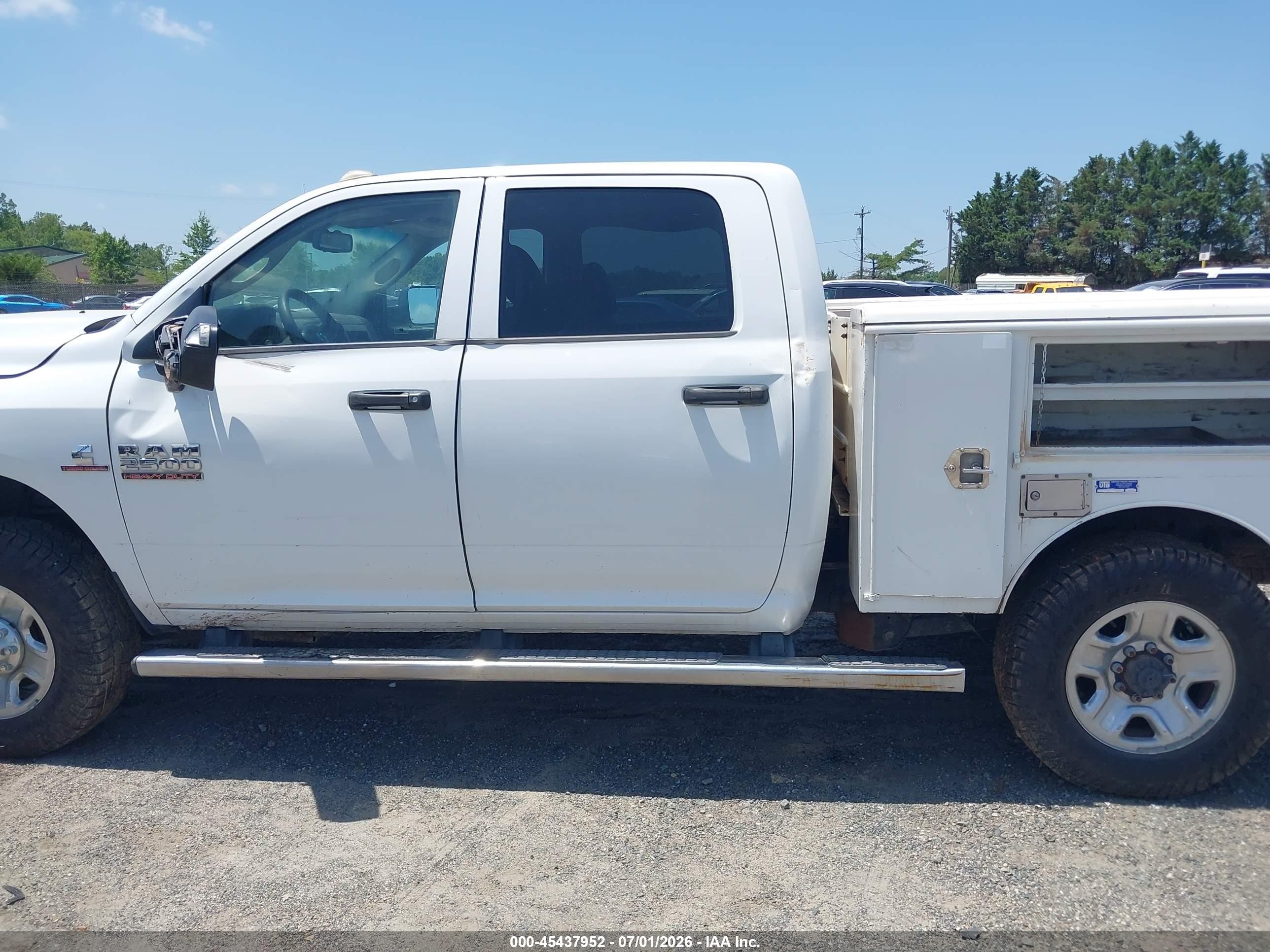 2015 Ram 2500 Tradesman White vin: 3C6UR5CL3FG501311