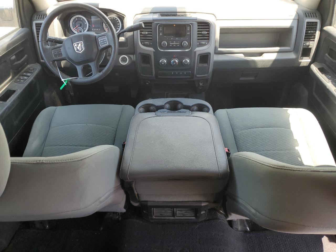 2015 Ram 2500 St White vin: 3C6UR5CL3FG665206