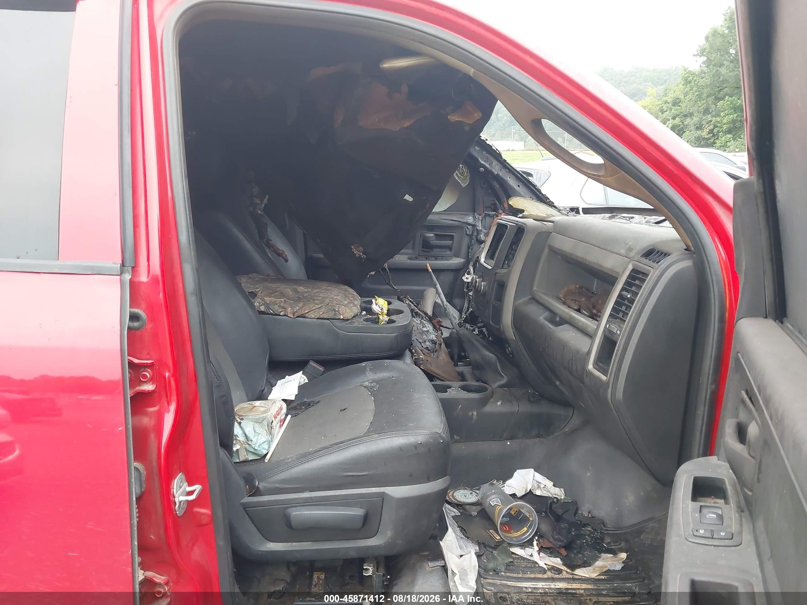2013 Ram 2500 Tradesman Red vin: 3C6UR5CL6DG551293