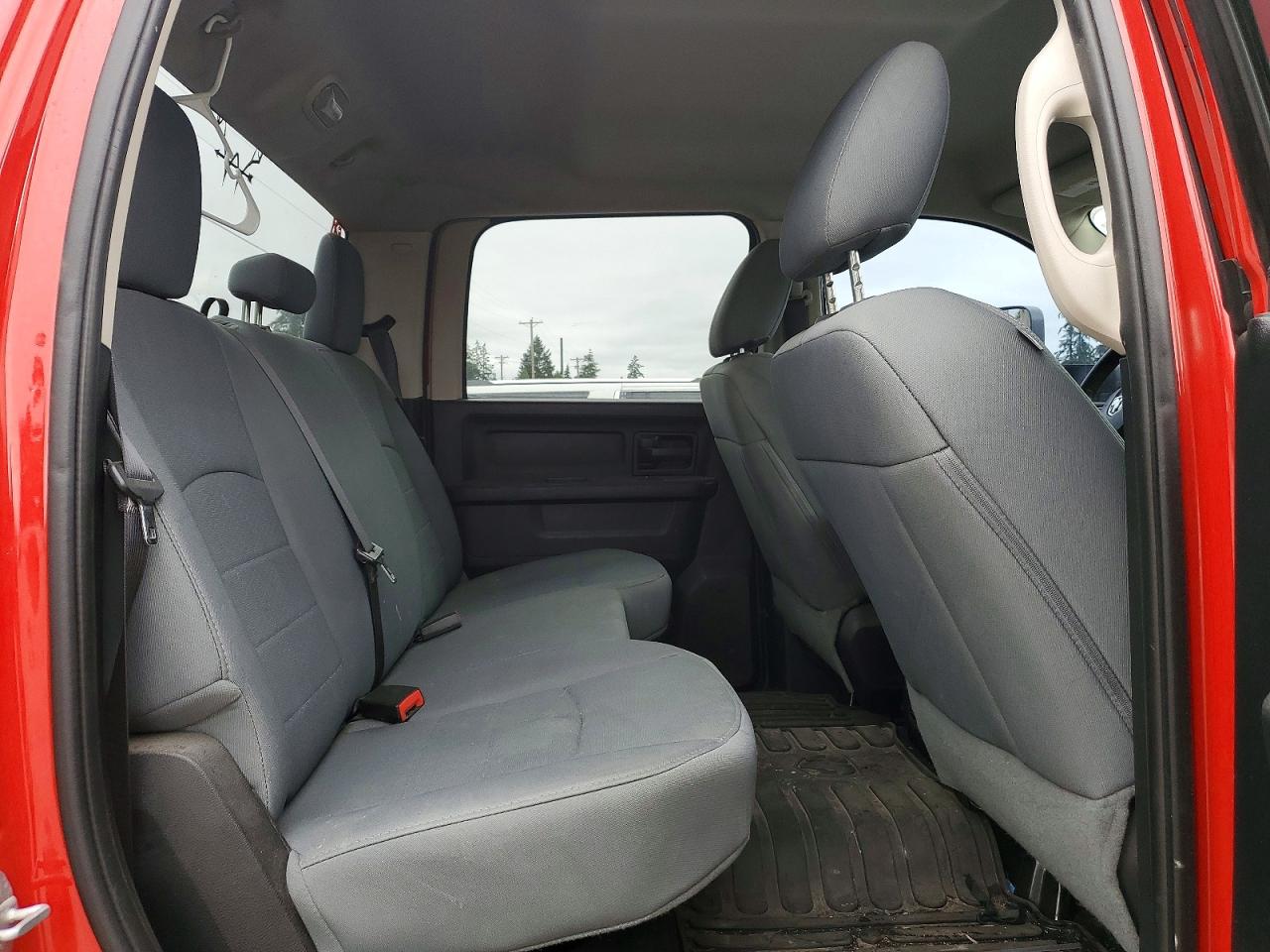 2015 Ram 2500 St Red vin: 3C6UR5CL6FG507281