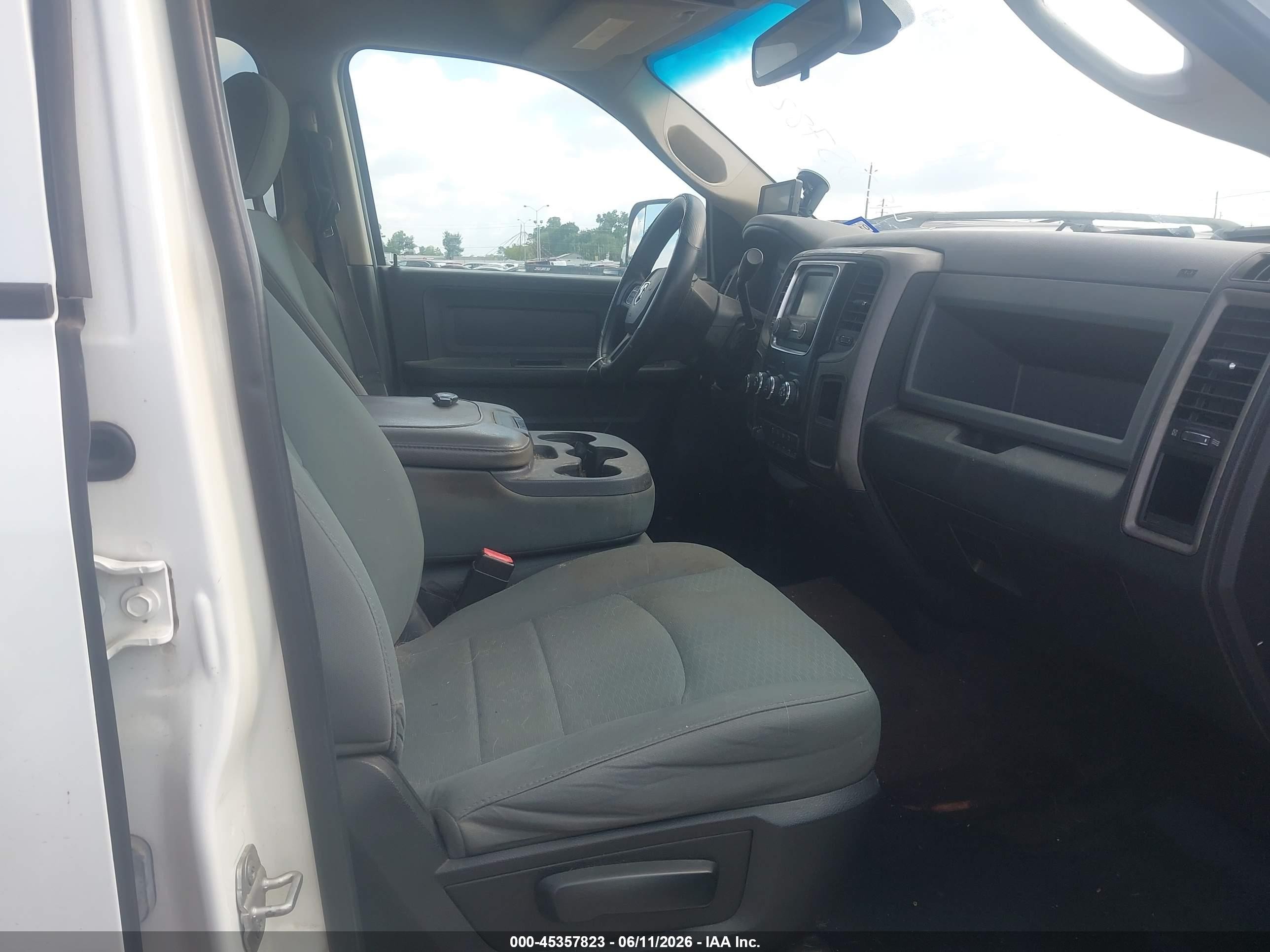 2014 Ram 2500 Tradesman White vin: 3C6UR5CL7EG296462