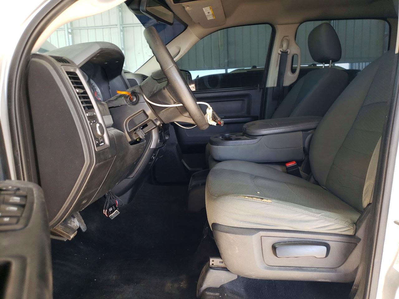 2014 Ram 2500 St Silver vin: 3C6UR5CL9EG277041