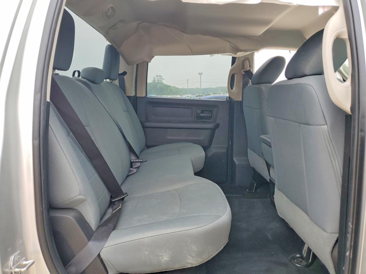 2015 Ram 2500 St Silver vin: 3C6UR5CL9FG511423