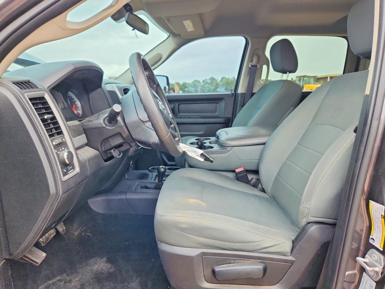 2015 Ram 2500 St Silver vin: 3C6UR5CLXFG667681
