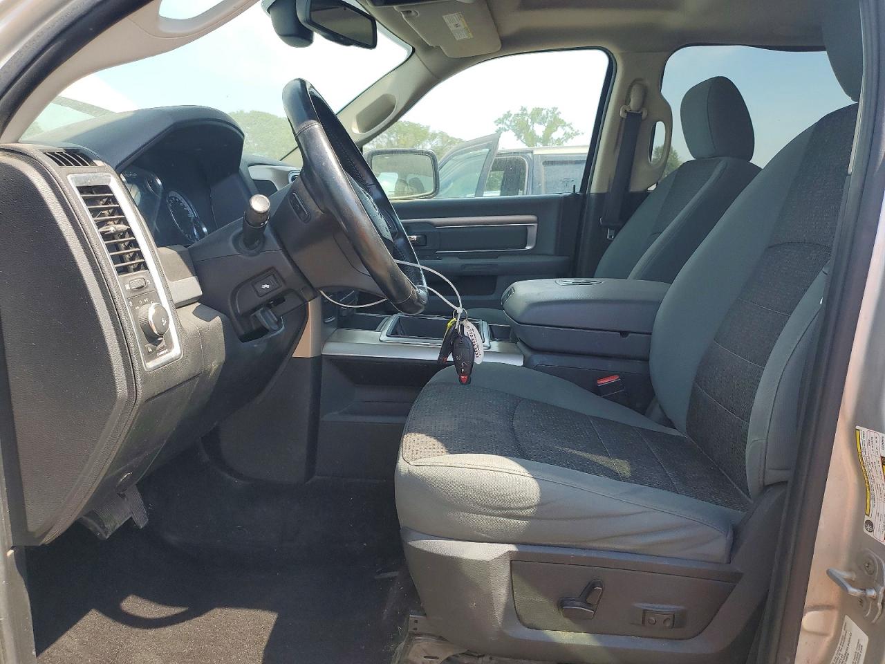 2014 Ram 2500 Slt Silver vin: 3C6UR5DJ2EG263625