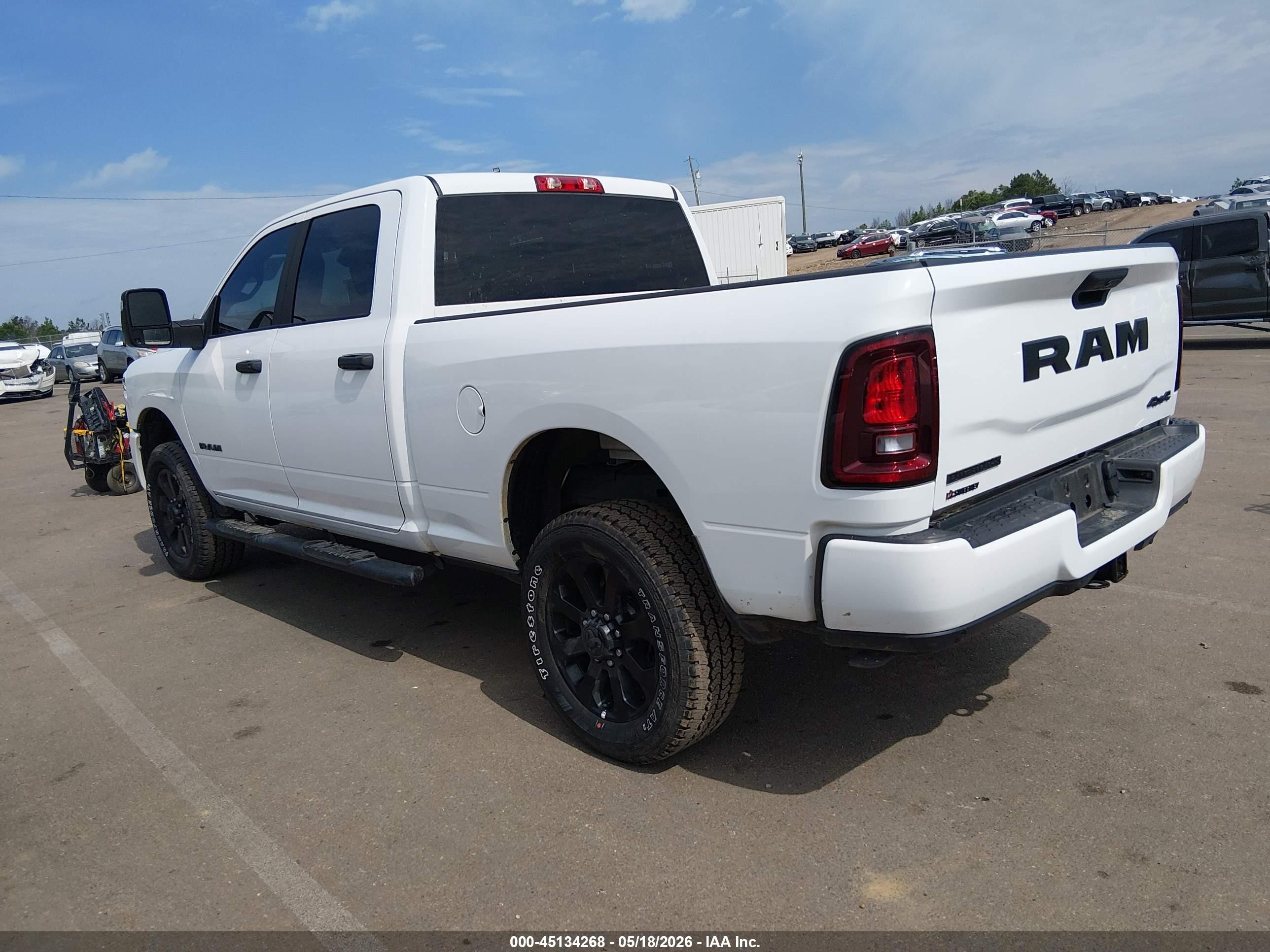 2026 Ram 2500 Big Horn  4x4 6'4 Box White vin: 3C6UR5DJ5TG177626