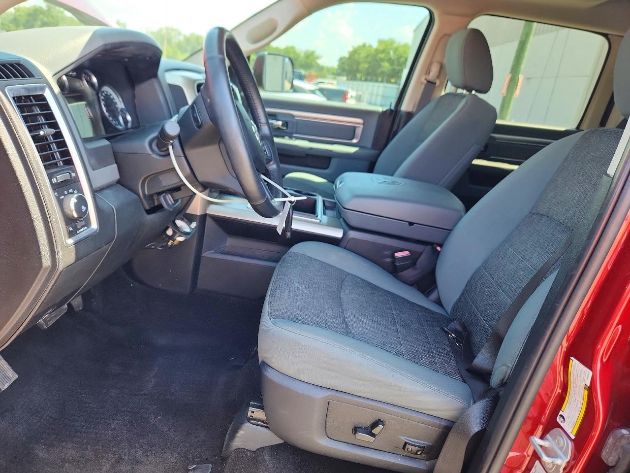 2015 Ram 2500 Slt Red vin: 3C6UR5DL0FG640049