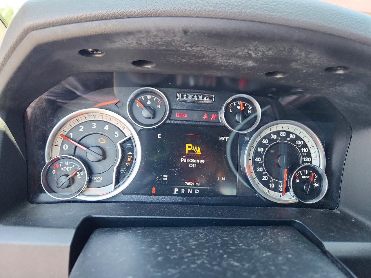 2015 Ram 2500 Slt Red vin: 3C6UR5DL0FG640049