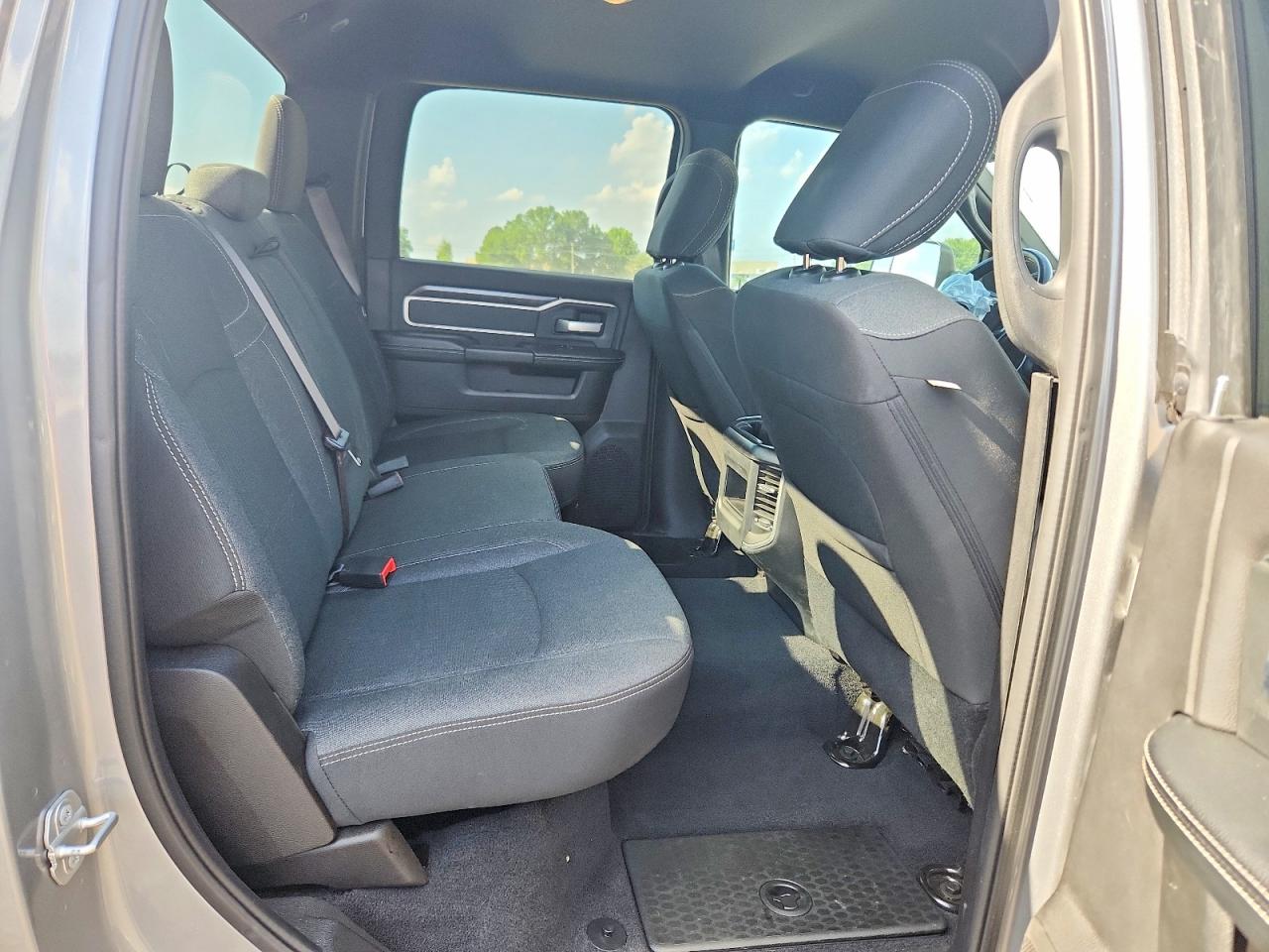 2019 Ram 2500 Big Horn Silver vin: 3C6UR5DL0KG718887