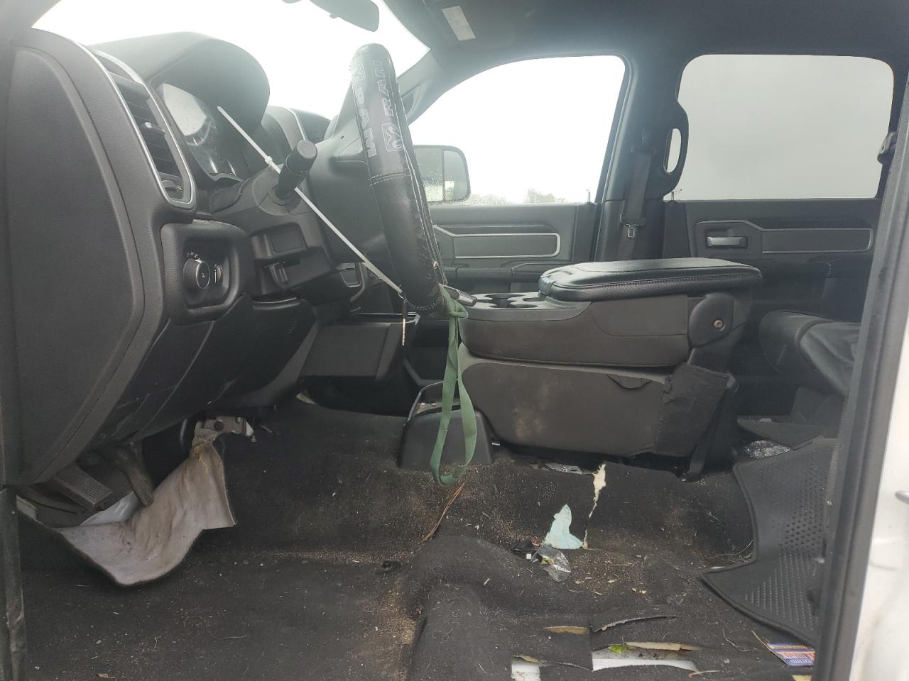 2022 Ram 2500 Big Horn/lone Star White vin: 3C6UR5DL2NG178642 Damage: Left Front Seat, Missing, Replacement Required