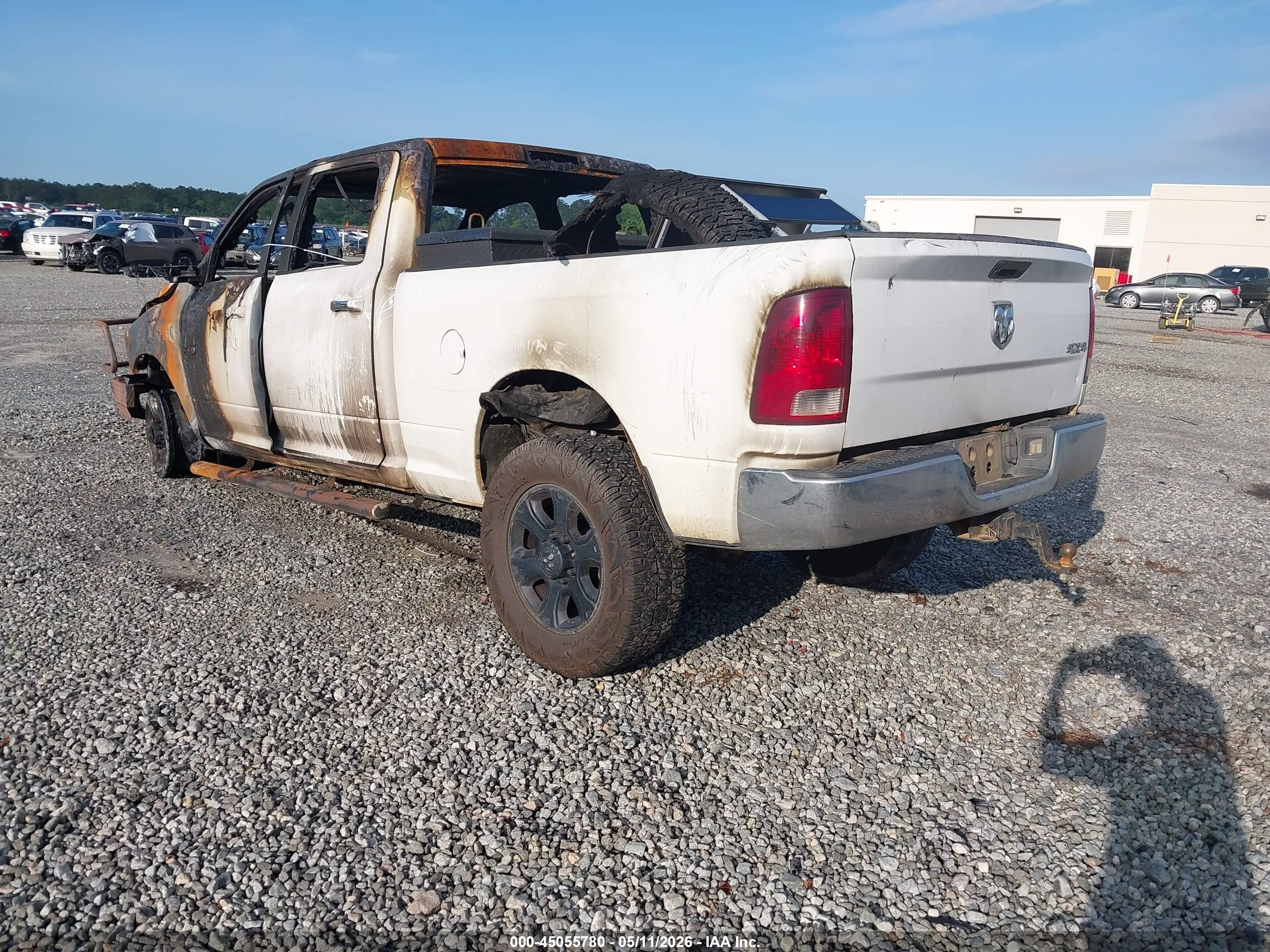 2015 Ram 2500 Slt White vin: 3C6UR5DL3FG619700