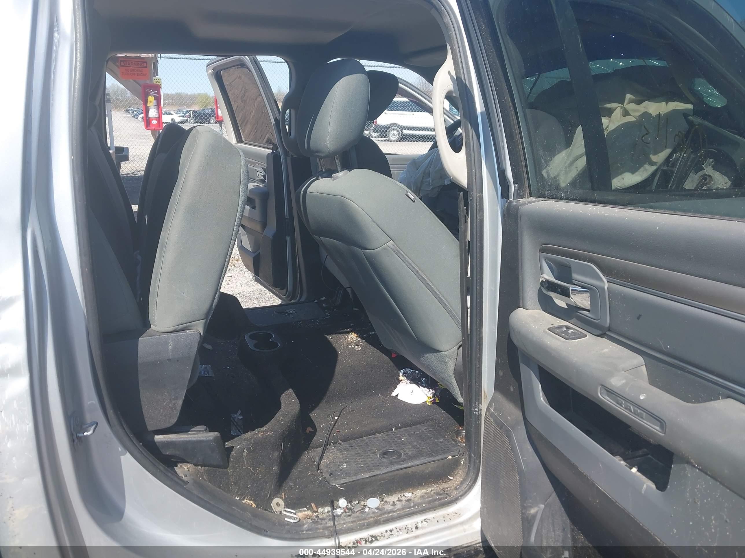 2015 Ram 2500 Slt Silver vin: 3C6UR5DL4FG576355
