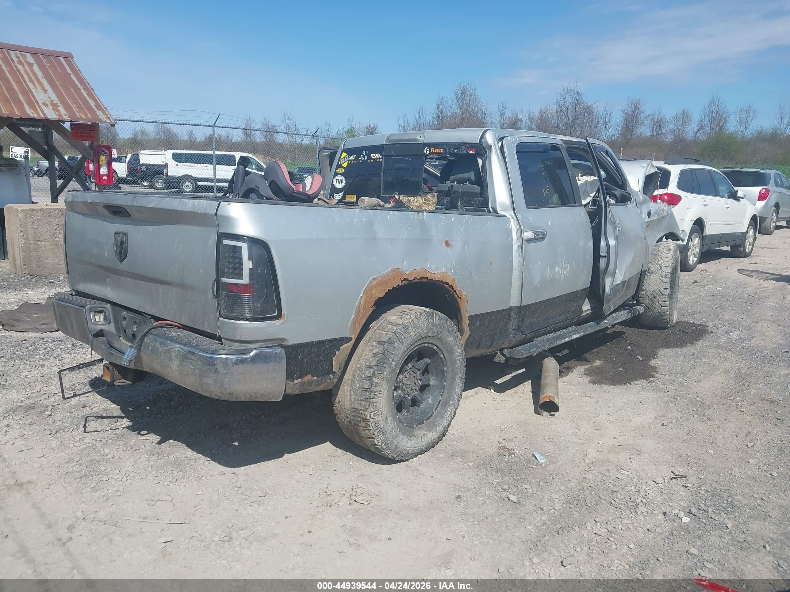 2015 Ram 2500 Slt Silver vin: 3C6UR5DL4FG576355