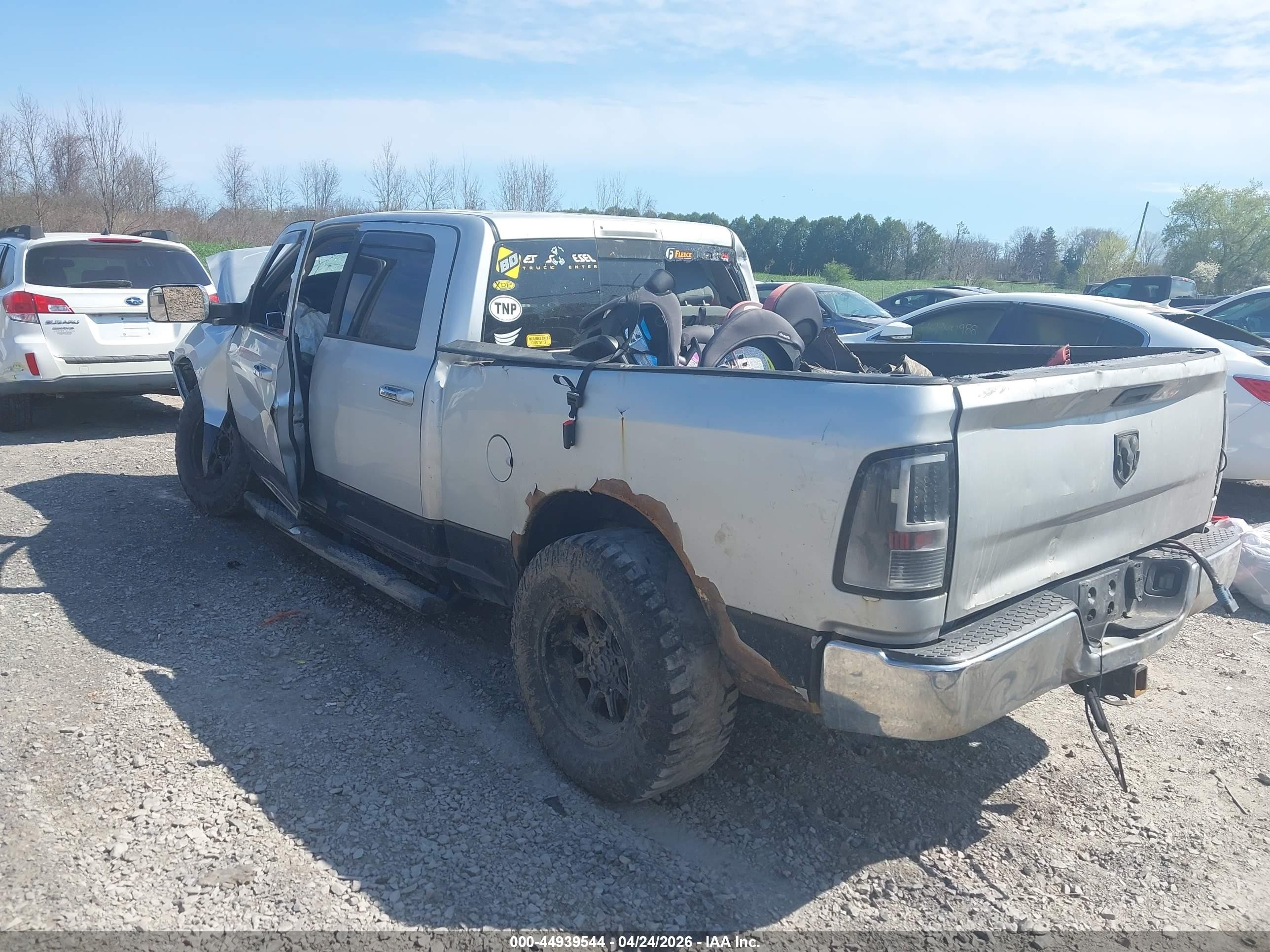 2015 Ram 2500 Slt Silver vin: 3C6UR5DL4FG576355