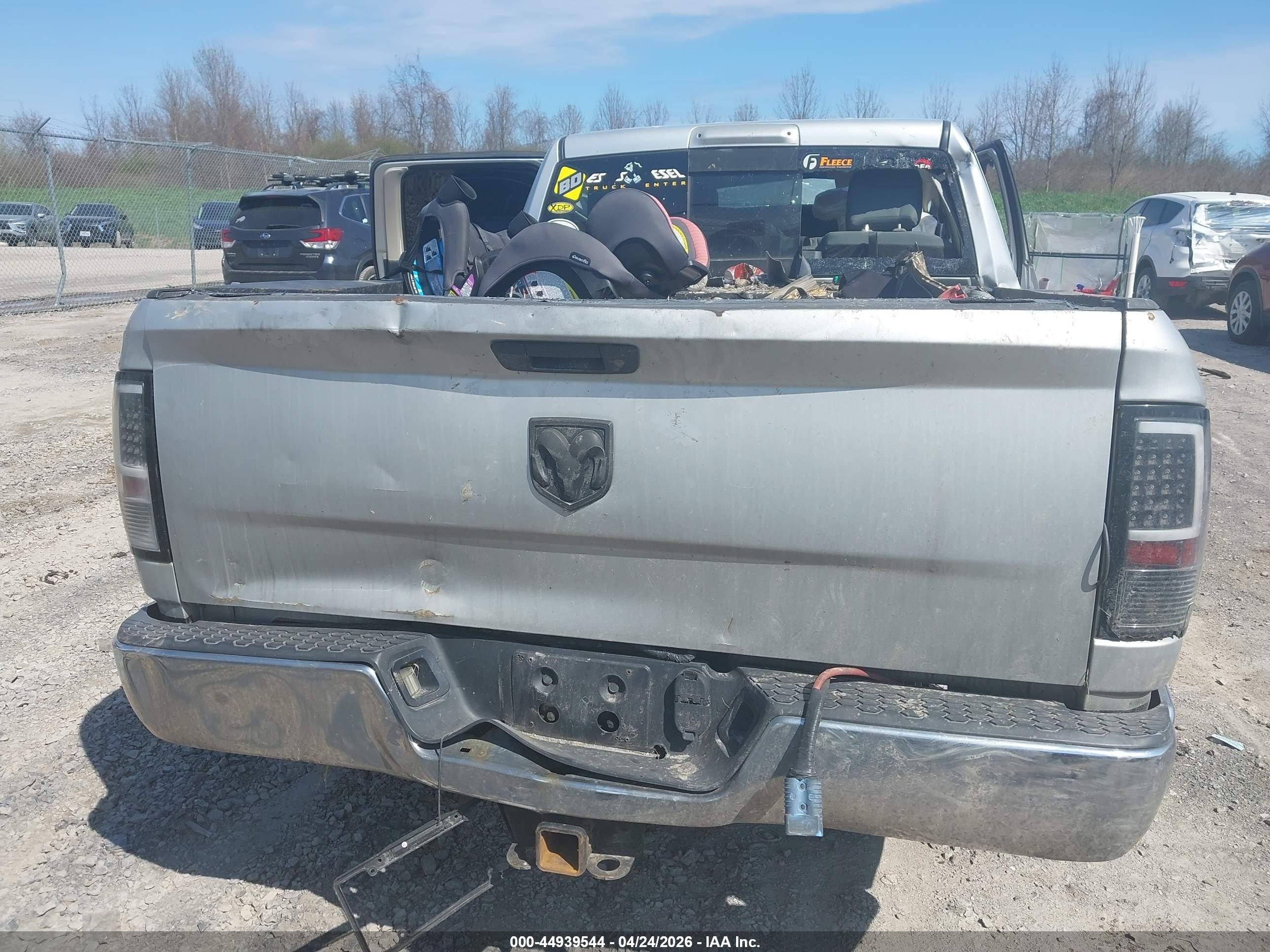 2015 Ram 2500 Slt Silver vin: 3C6UR5DL4FG576355