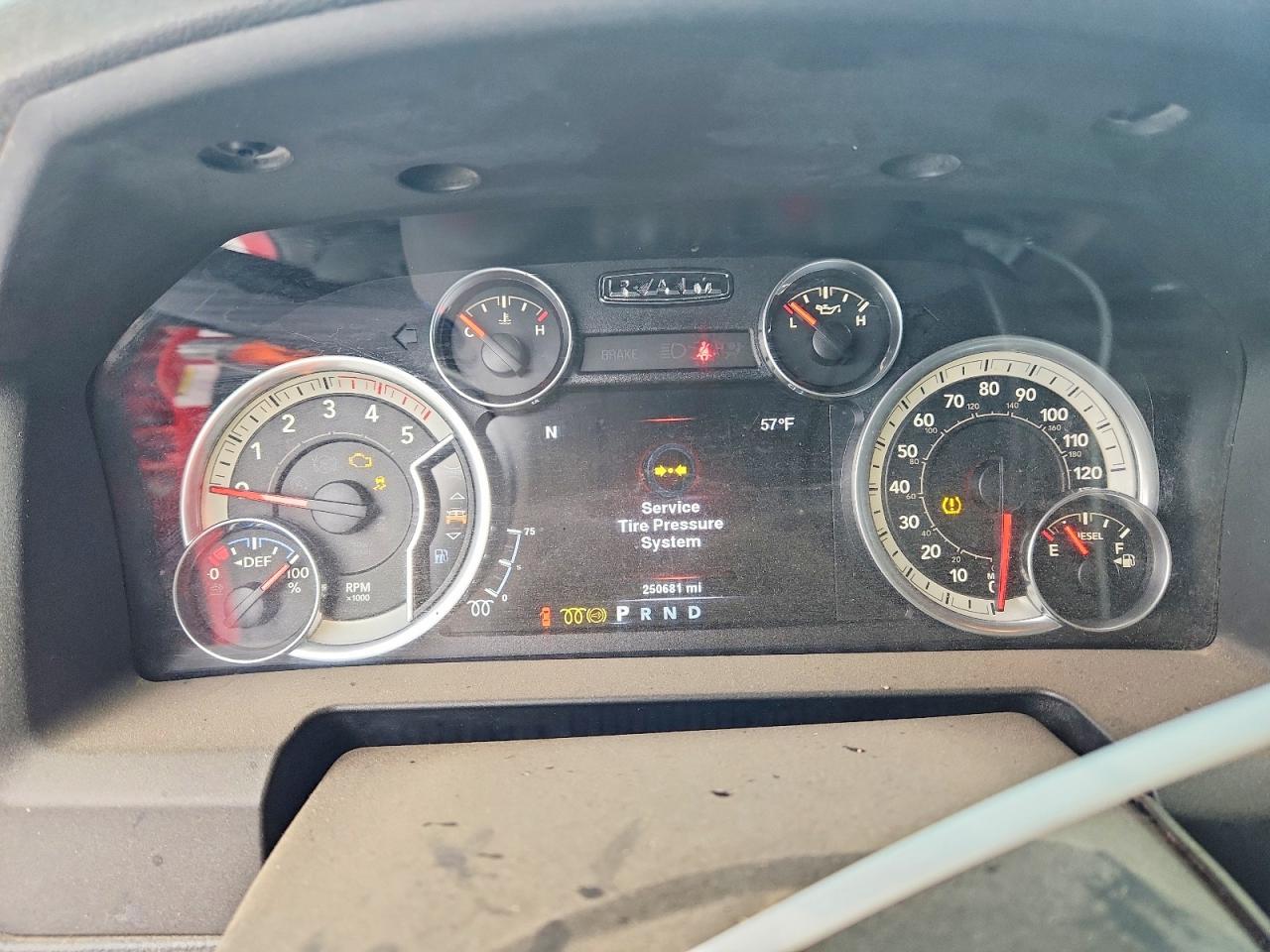 2014 Ram 2500 Slt Red vin: 3C6UR5DL6EG244559
