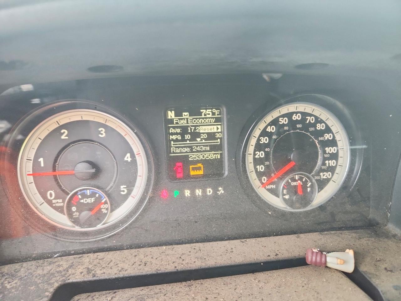 2015 Ram 2500 Slt Белый vin: 3C6UR5DL6FG659480