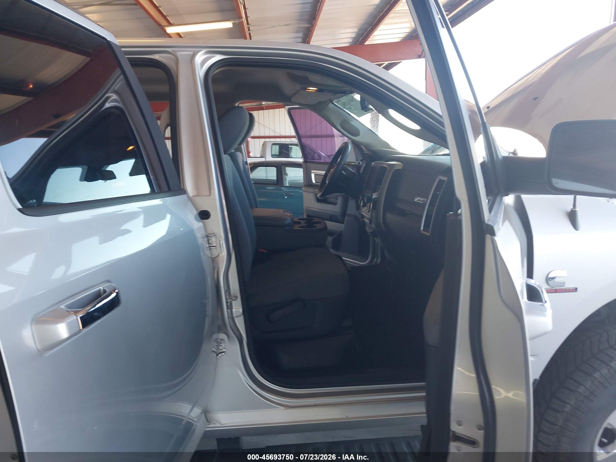 2014 Ram 2500 Slt Silver vin: 3C6UR5DL8EG312487