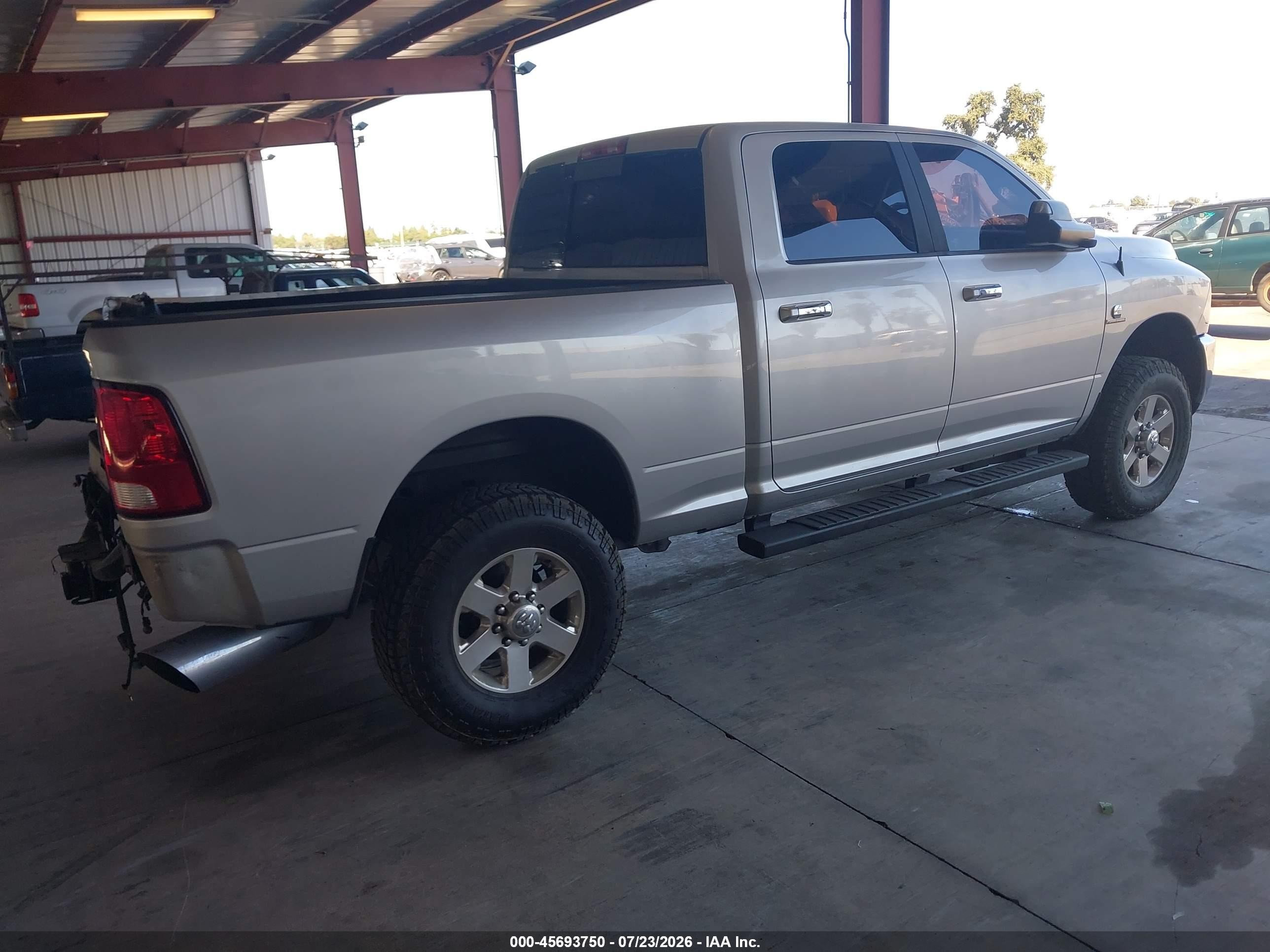 2014 Ram 2500 Slt Silver vin: 3C6UR5DL8EG312487