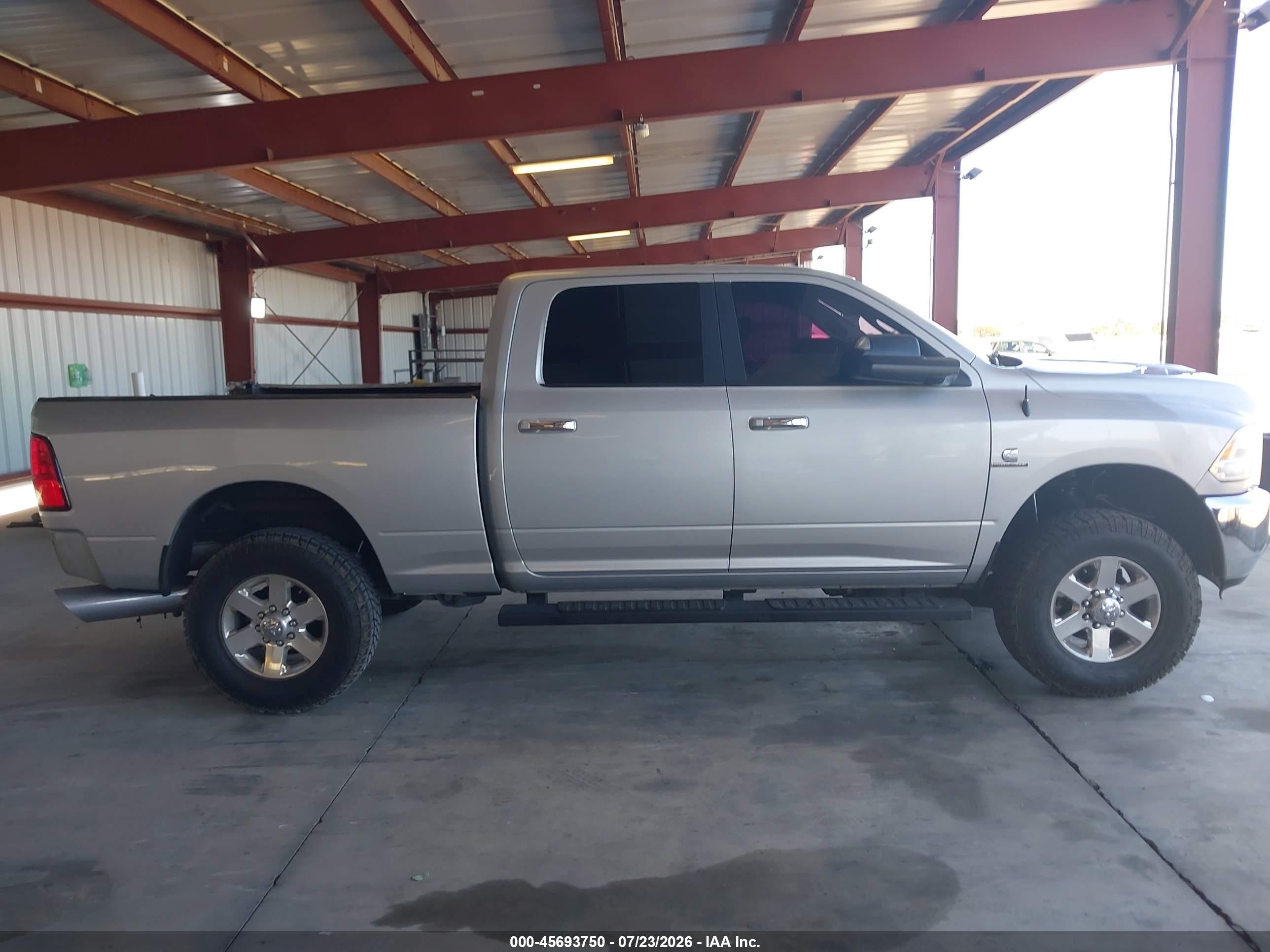 2014 Ram 2500 Slt Silver vin: 3C6UR5DL8EG312487