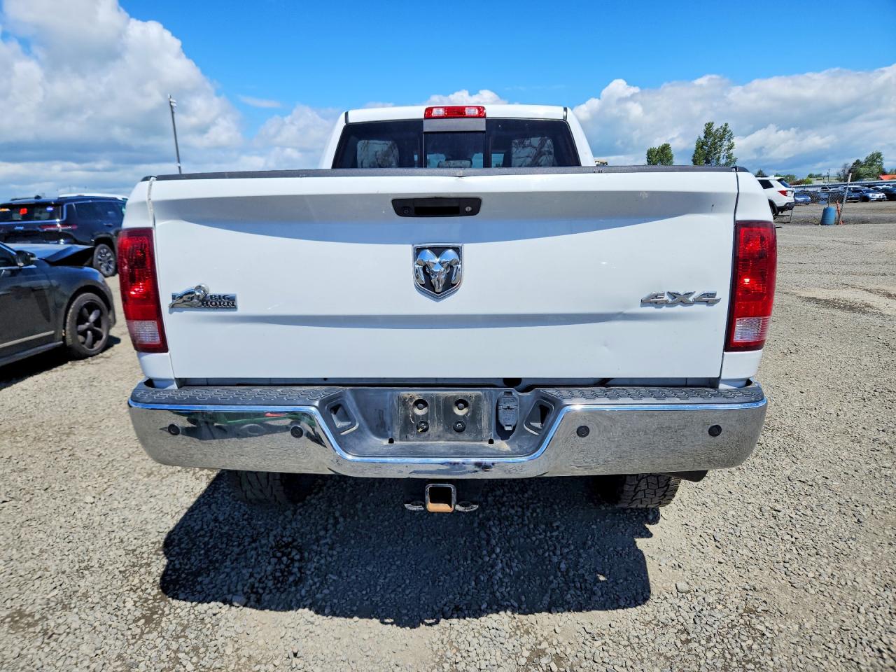 2018 Ram 2500 Slt White vin: 3C6UR5DL9JG142635
