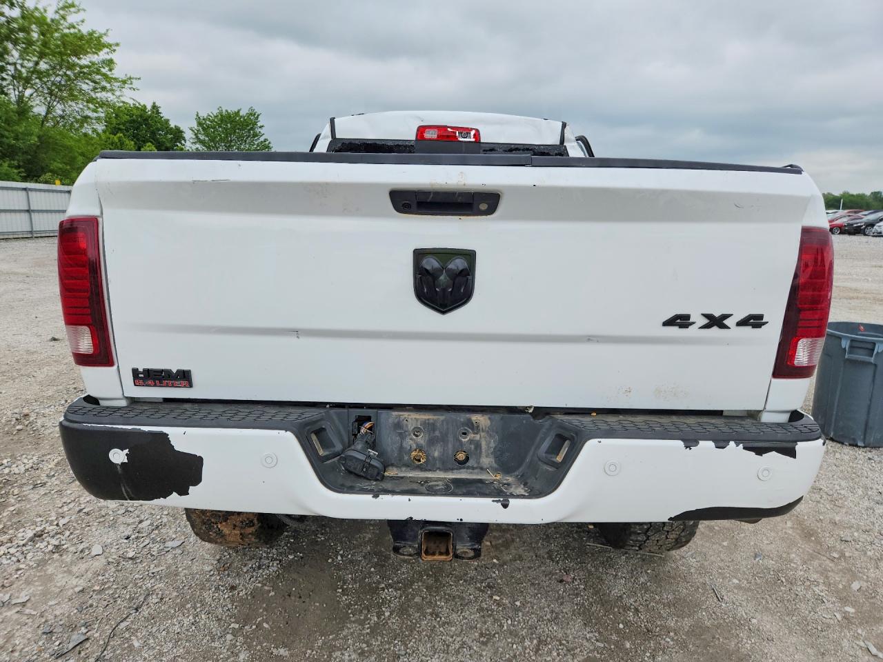 2018 Ram 2500 Laramie Белый vin: 3C6UR5FJ2JG425521