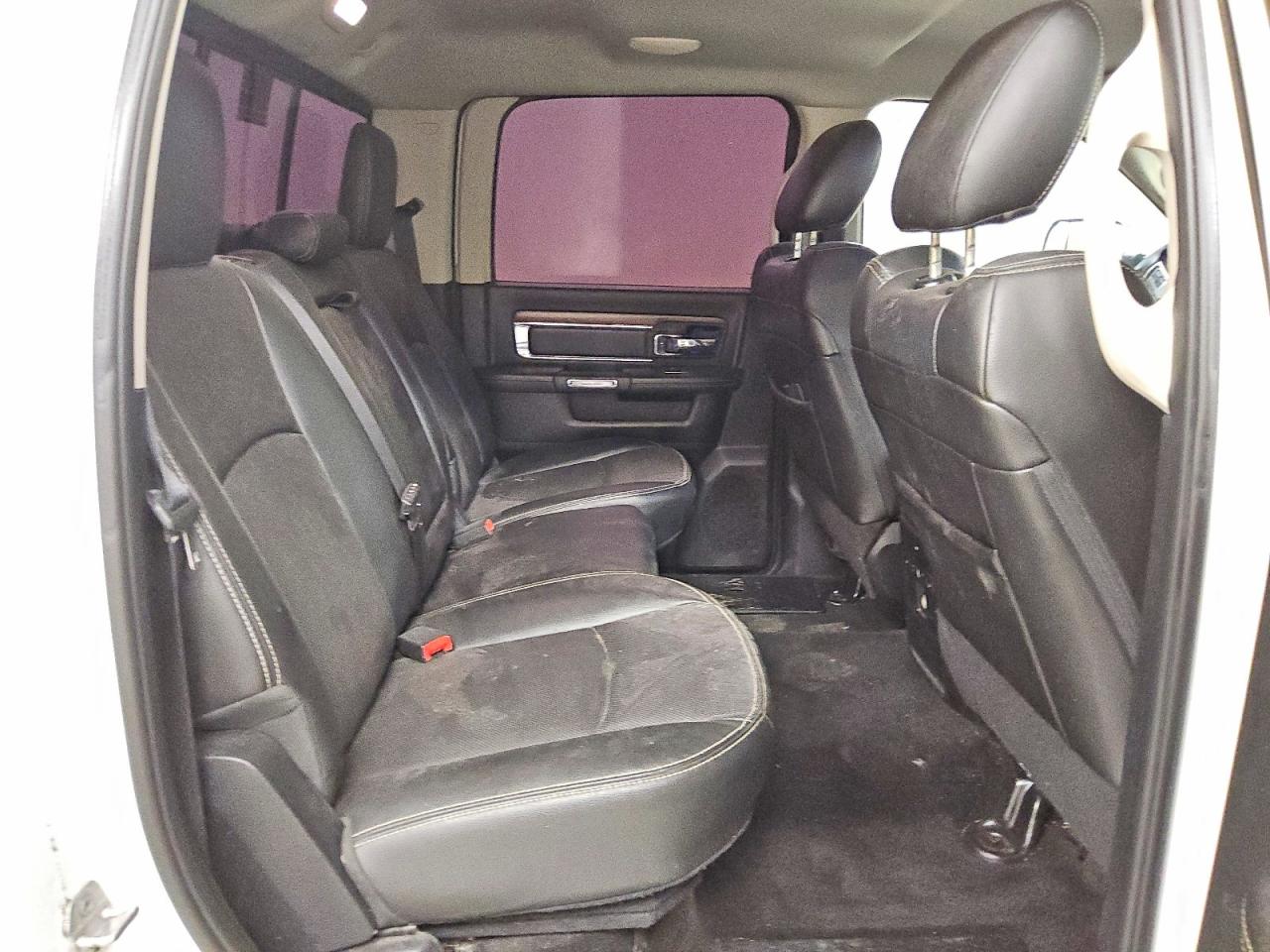 2014 Ram 2500 Laramie White vin: 3C6UR5FJ5EG233774