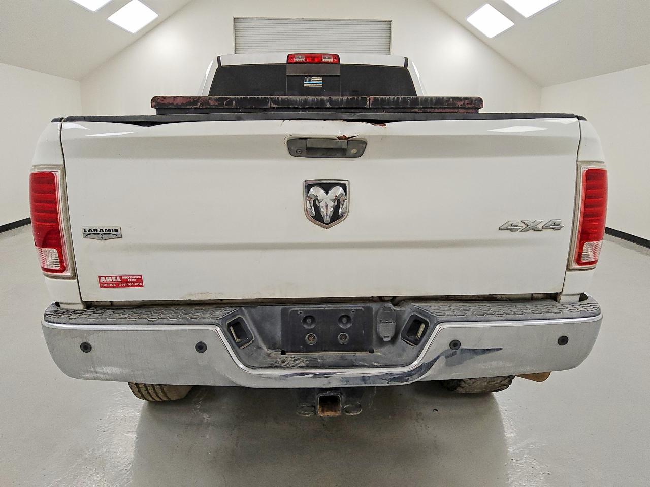 2014 Ram 2500 Laramie White vin: 3C6UR5FJ5EG233774