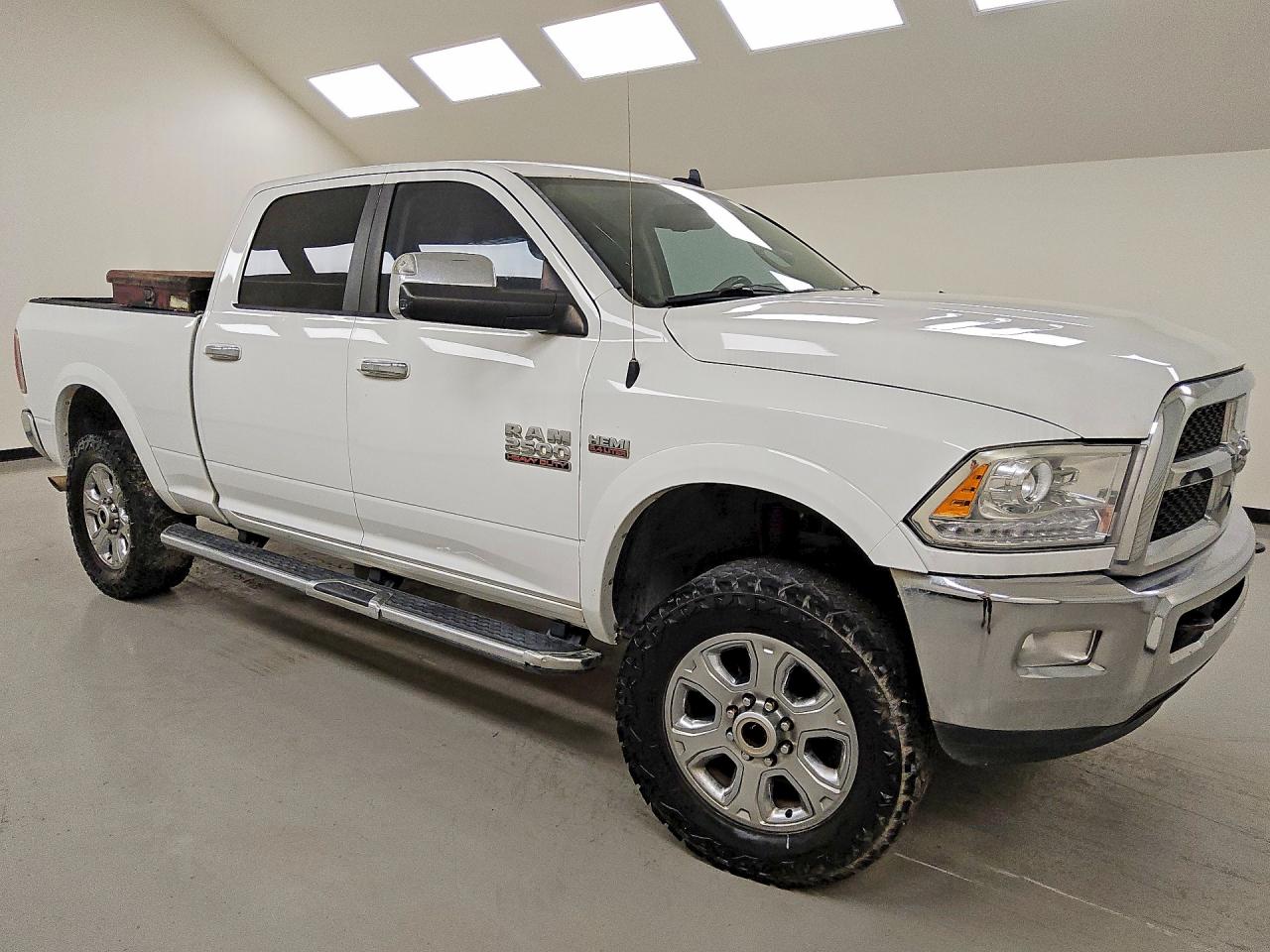 2014 Ram 2500 Laramie White vin: 3C6UR5FJ5EG233774