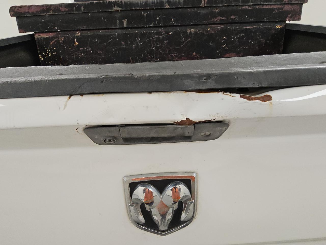 2014 Ram 2500 Laramie White vin: 3C6UR5FJ5EG233774 Damage: Tailgate, Severe Damage, Replacement Required