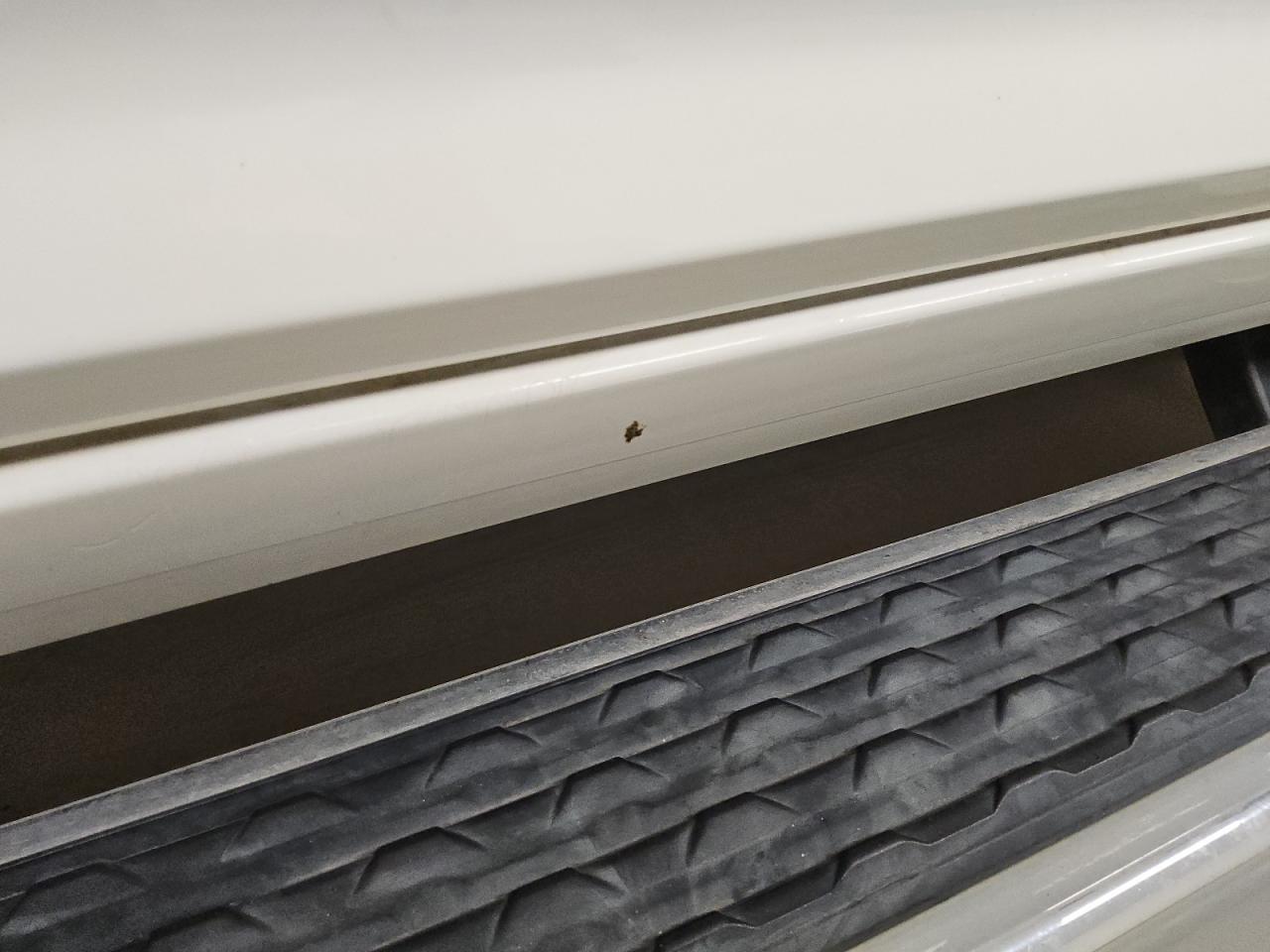 2014 Ram 2500 Laramie White vin: 3C6UR5FJ5EG233774 Damage: Right Rocker Panel, Chipped, 3