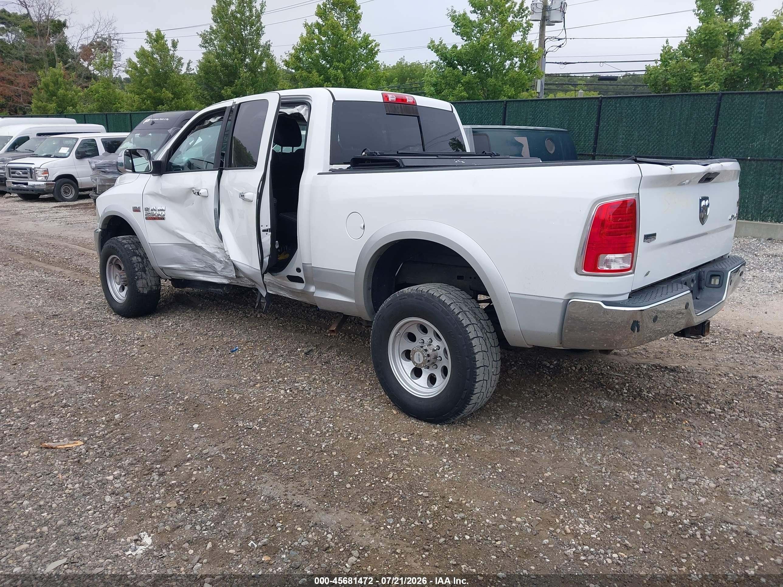 2015 Ram 2500 Laramie Белый vin: 3C6UR5FJ5FG530299