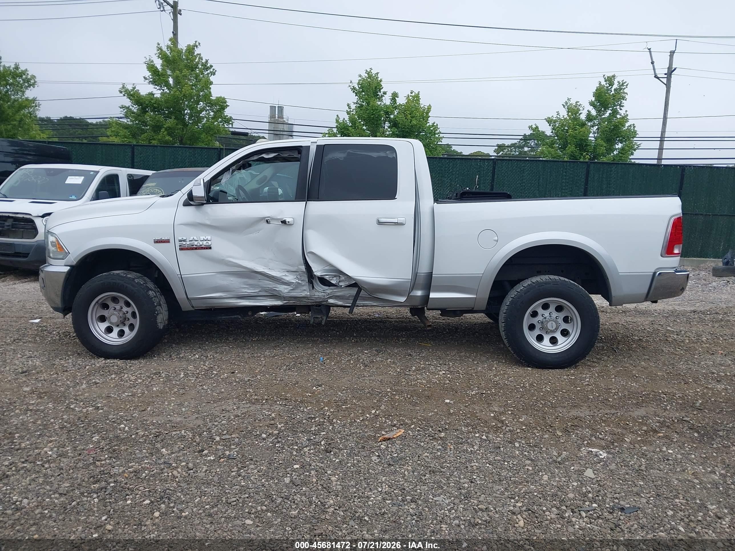 2015 Ram 2500 Laramie Белый vin: 3C6UR5FJ5FG530299