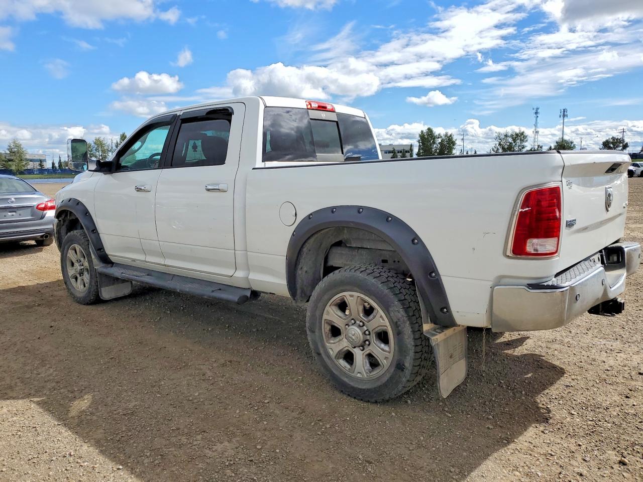 2015 Ram 2500 Laramie White vin: 3C6UR5FJ6FG674718