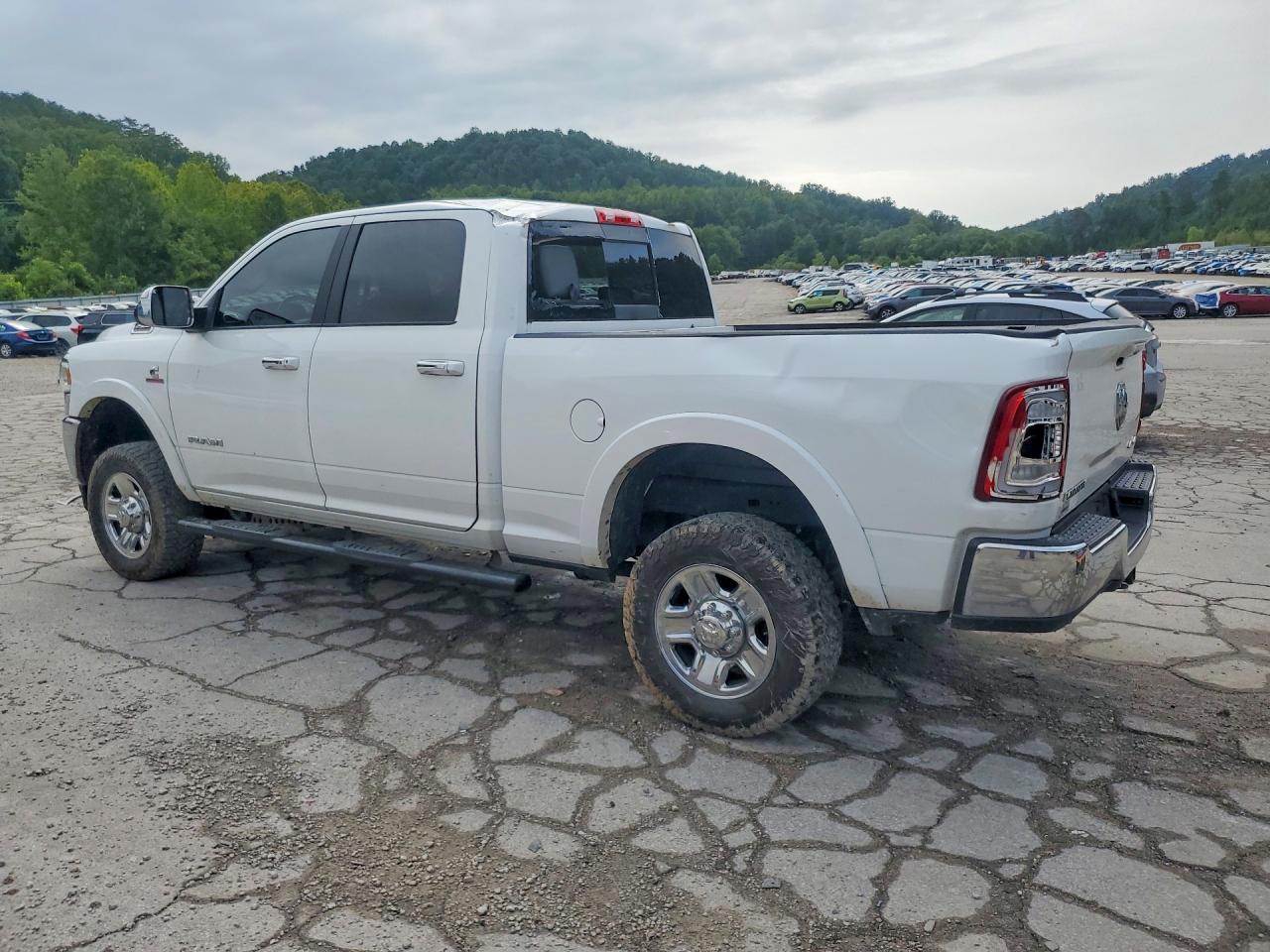 2019 Ram 2500 Laramie White vin: 3C6UR5FL0KG537754
